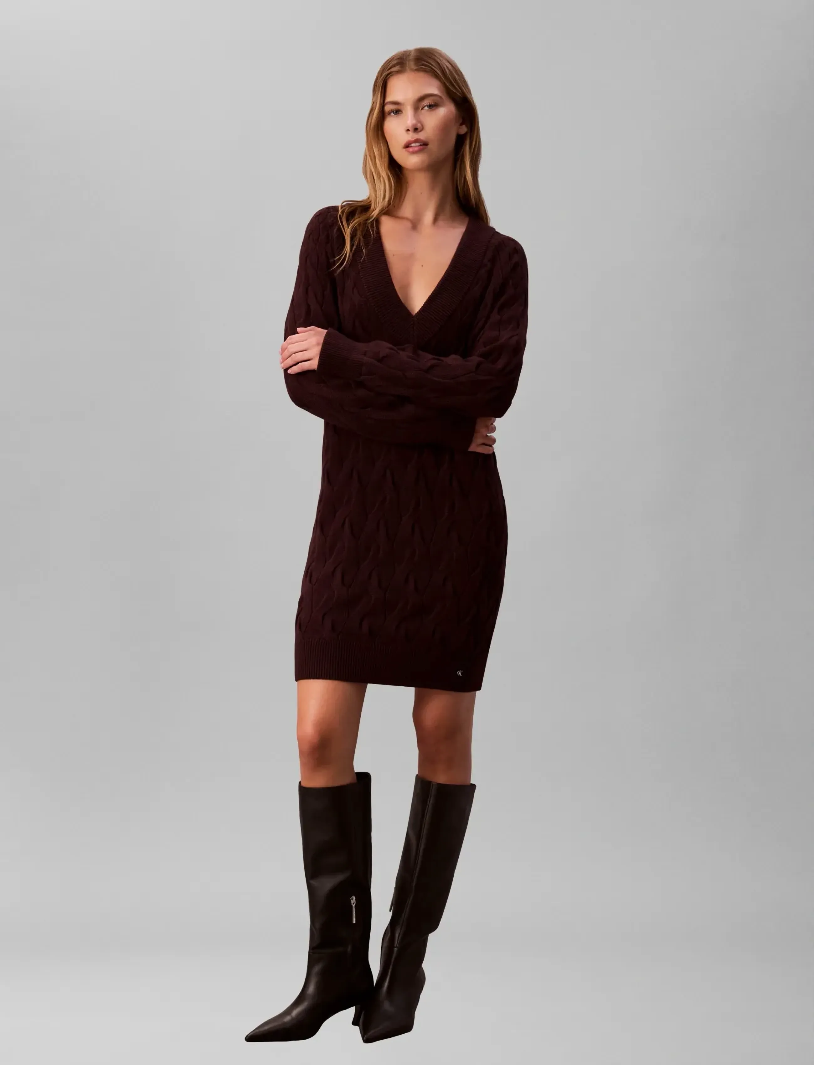 Calvin Klein Jeans COTTON CABLE  TUNIC DRESS - Stickade klänningar - MOCHA BROWN / burgundy
