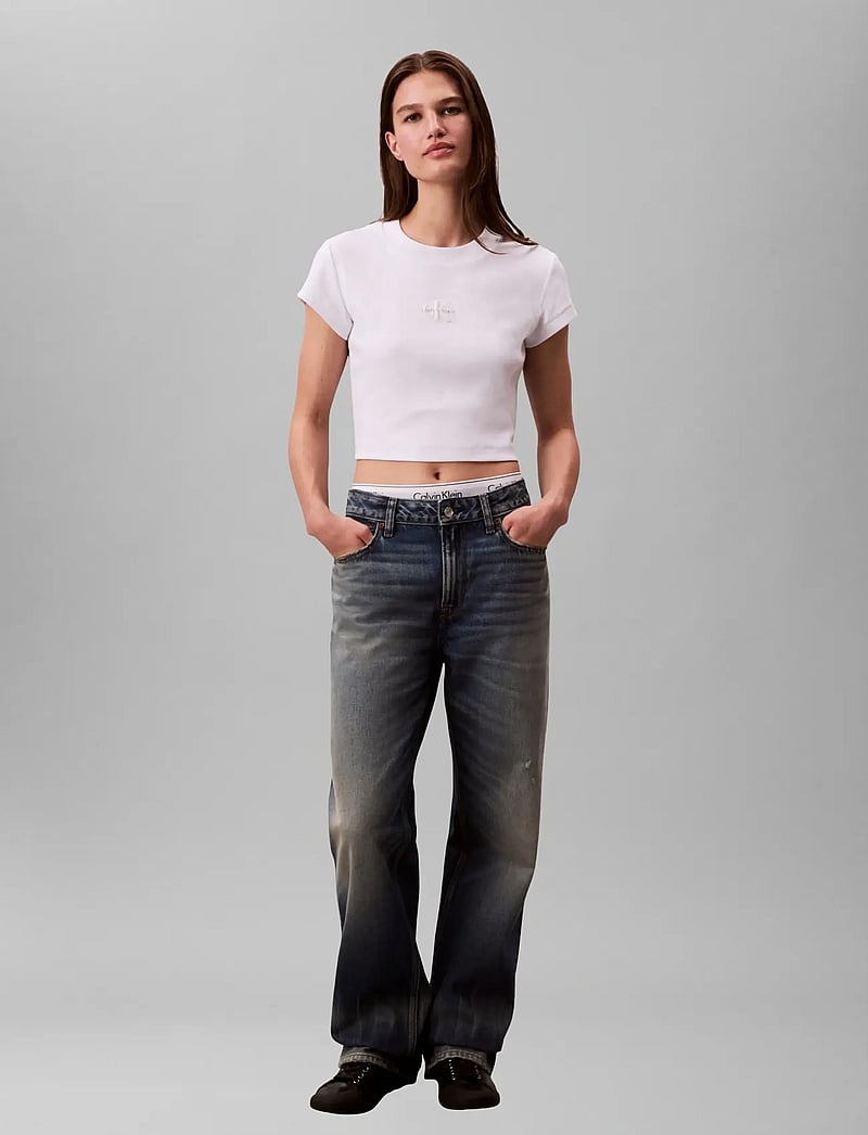 Calvin Klein Jeans - MONOLOGO BABY RIB TEE - crop tops - bright white - 0