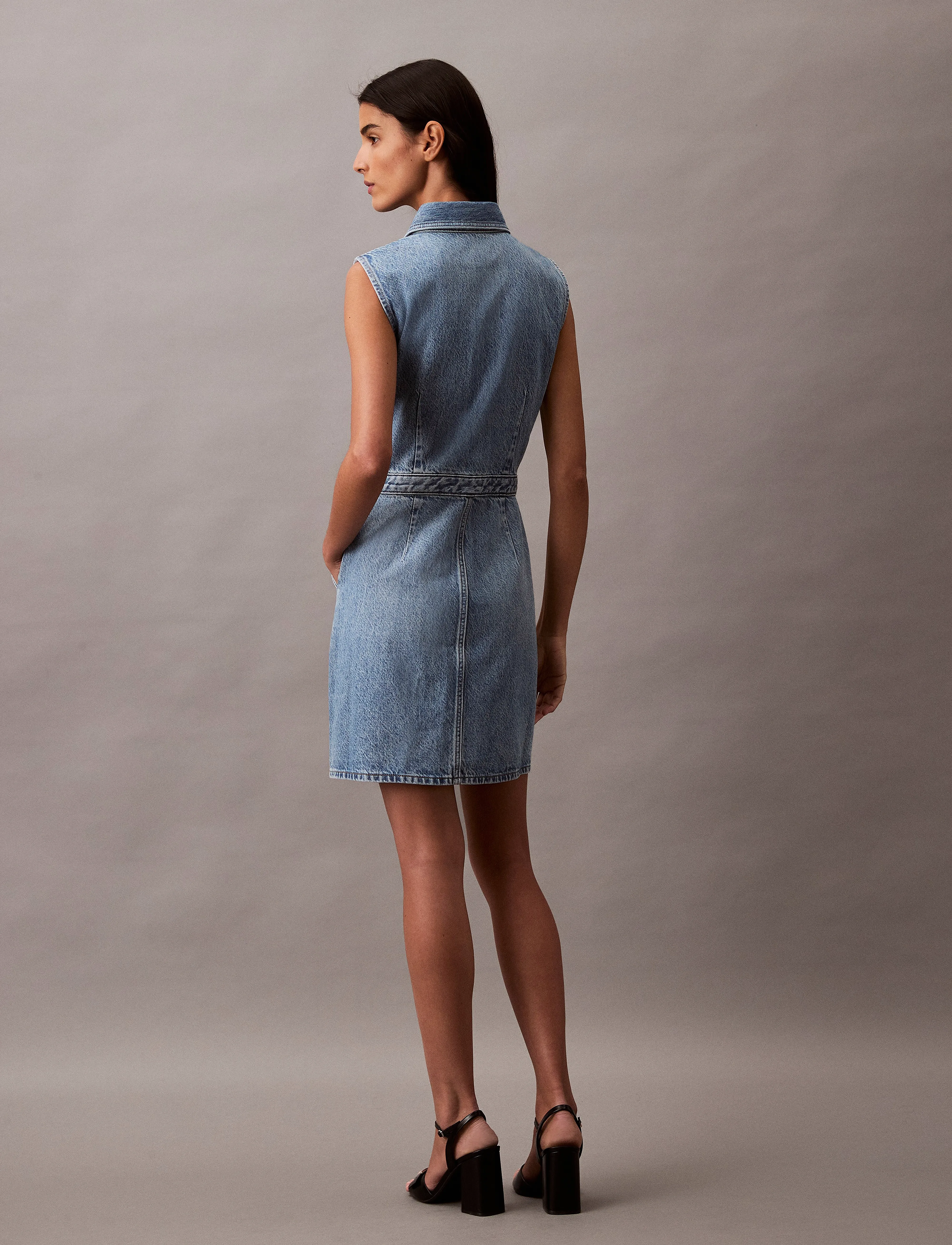 Calvin Klein Jeans - SLVLSS DENIM TRUCKERDRESS - robes en jeans - sage stone - 3