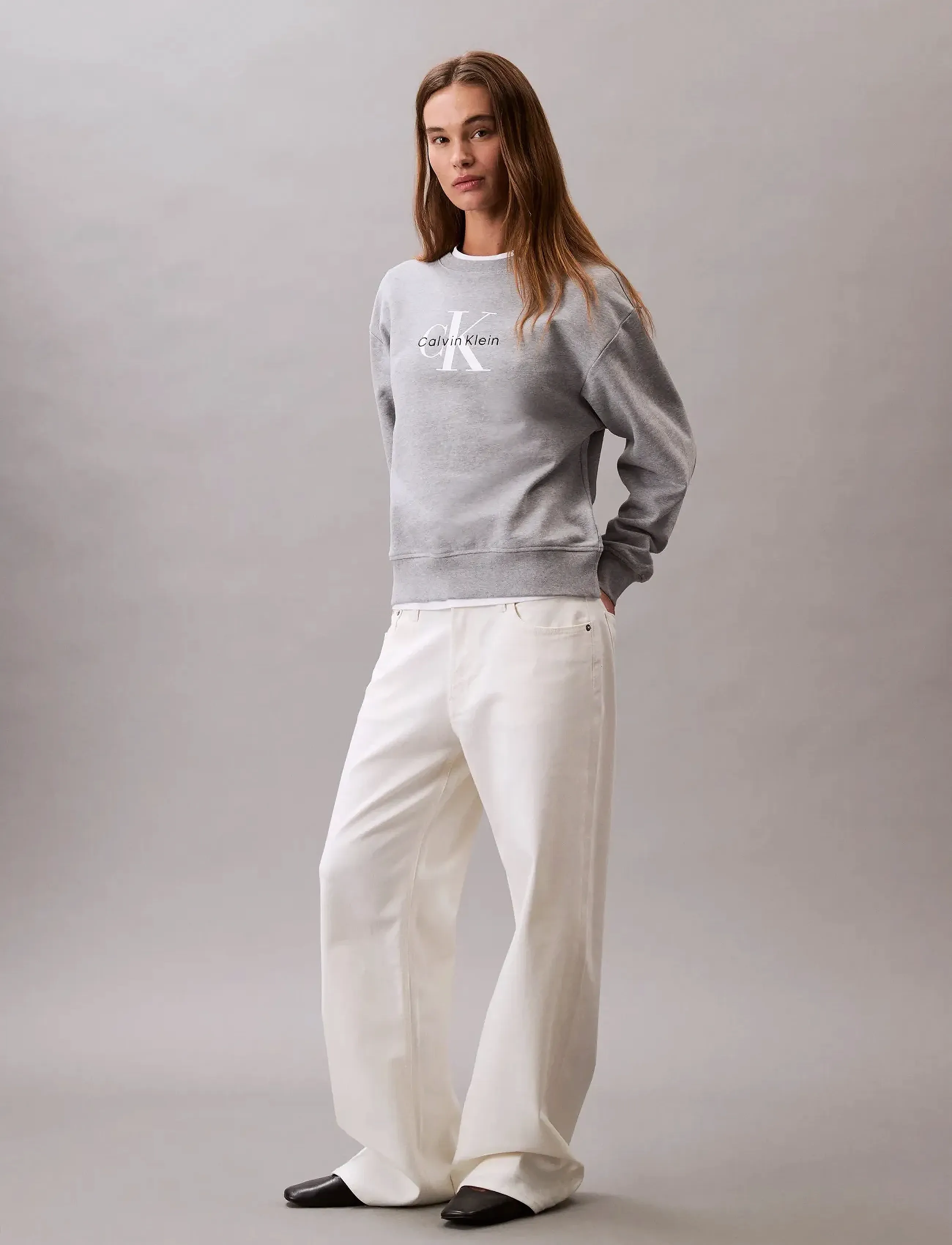 Calvin Klein Jeans - LS MONOLOGO FR TERRY RLXD CREW - sweatshirts - heroic grey heather - 4