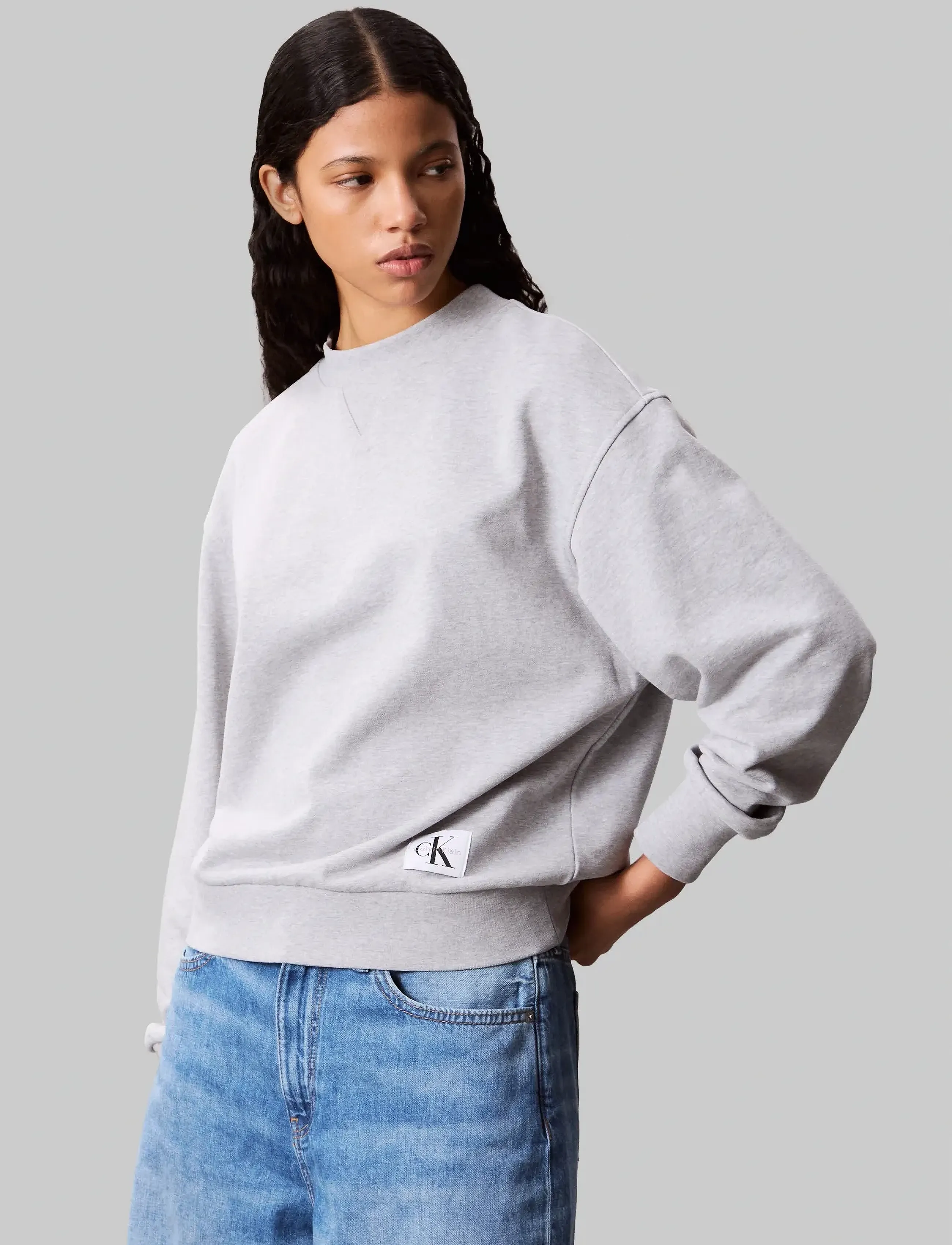 Calvin Klein Jeans A- Ls Badge Logo Terry Crew Nk, XXS, Sweatshirts & Hoodies, Grau - Sweatshirts, Frauen