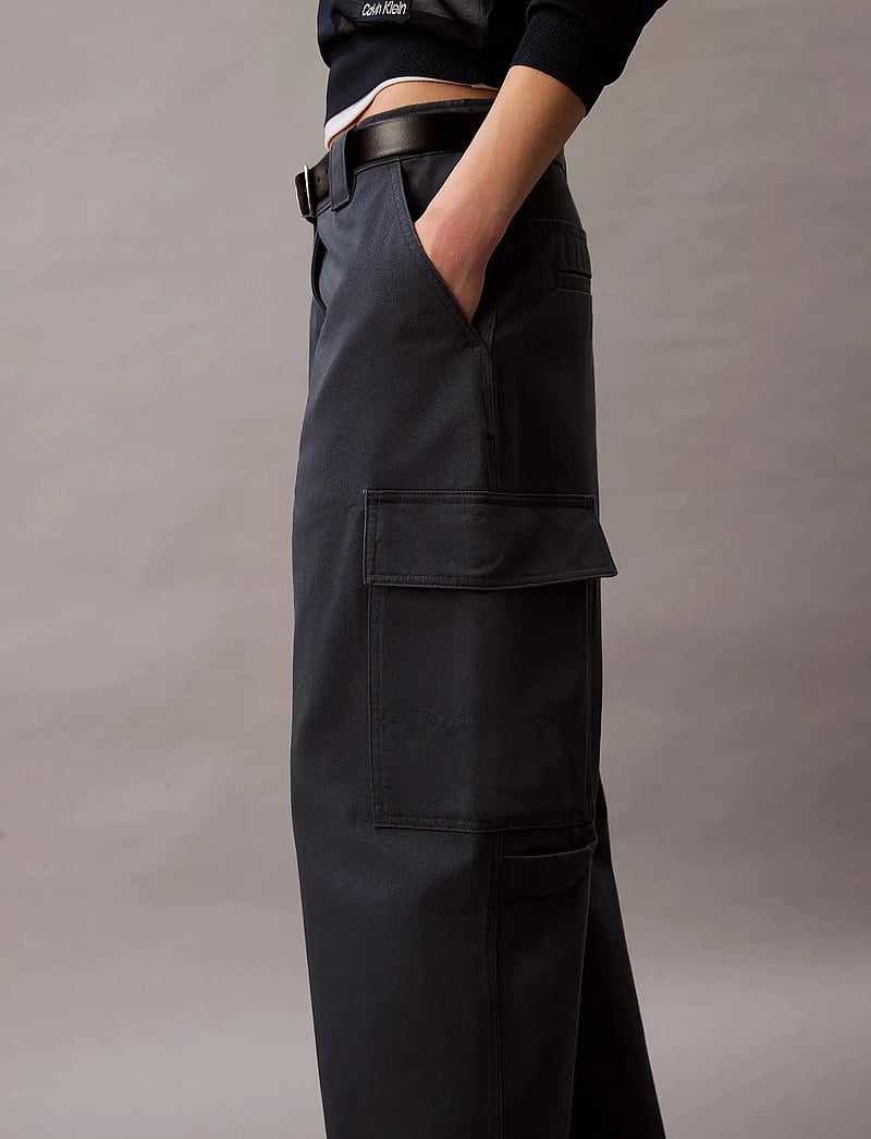 Calvin Klein Jeans - UTILITY CANVAS CARGO PANT - cargo-hosen - india ink - 3