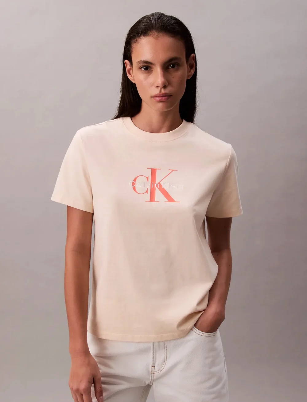 Calvin Klein Jeans - HERO SS CLASSIC MONOLOGO CNECK T - t-shirts - brazilian sand - 0
