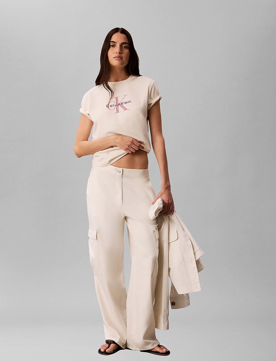 Calvin Klein Jeans - HERO SS CLASSIC MONOLOGO CNECK T - t-shirts - tofu - 0