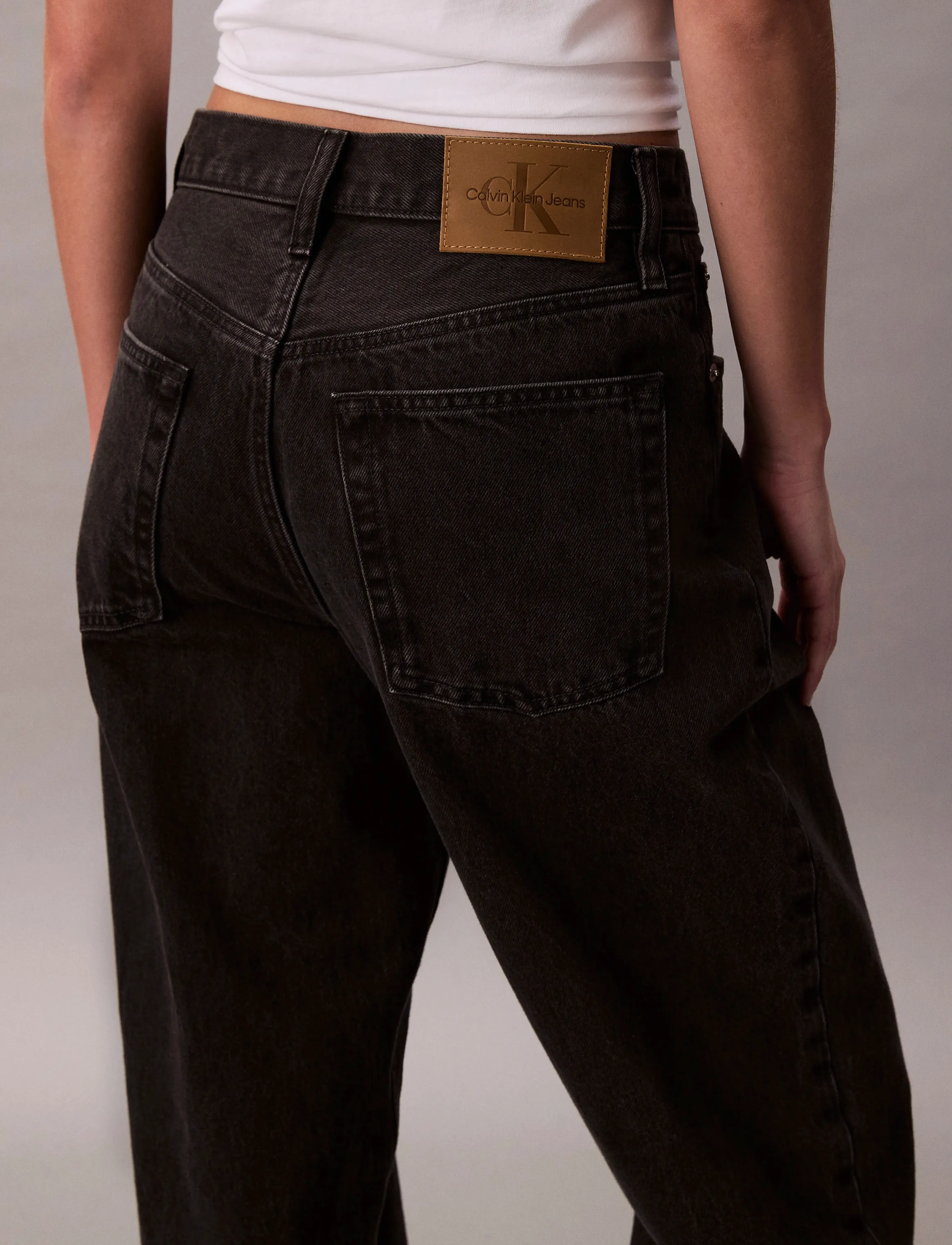 Calvin Klein Jeans - 90S LOOSE CK ESSENTIAL BLACK - hosen mit weitem bein - ck essential black - 4