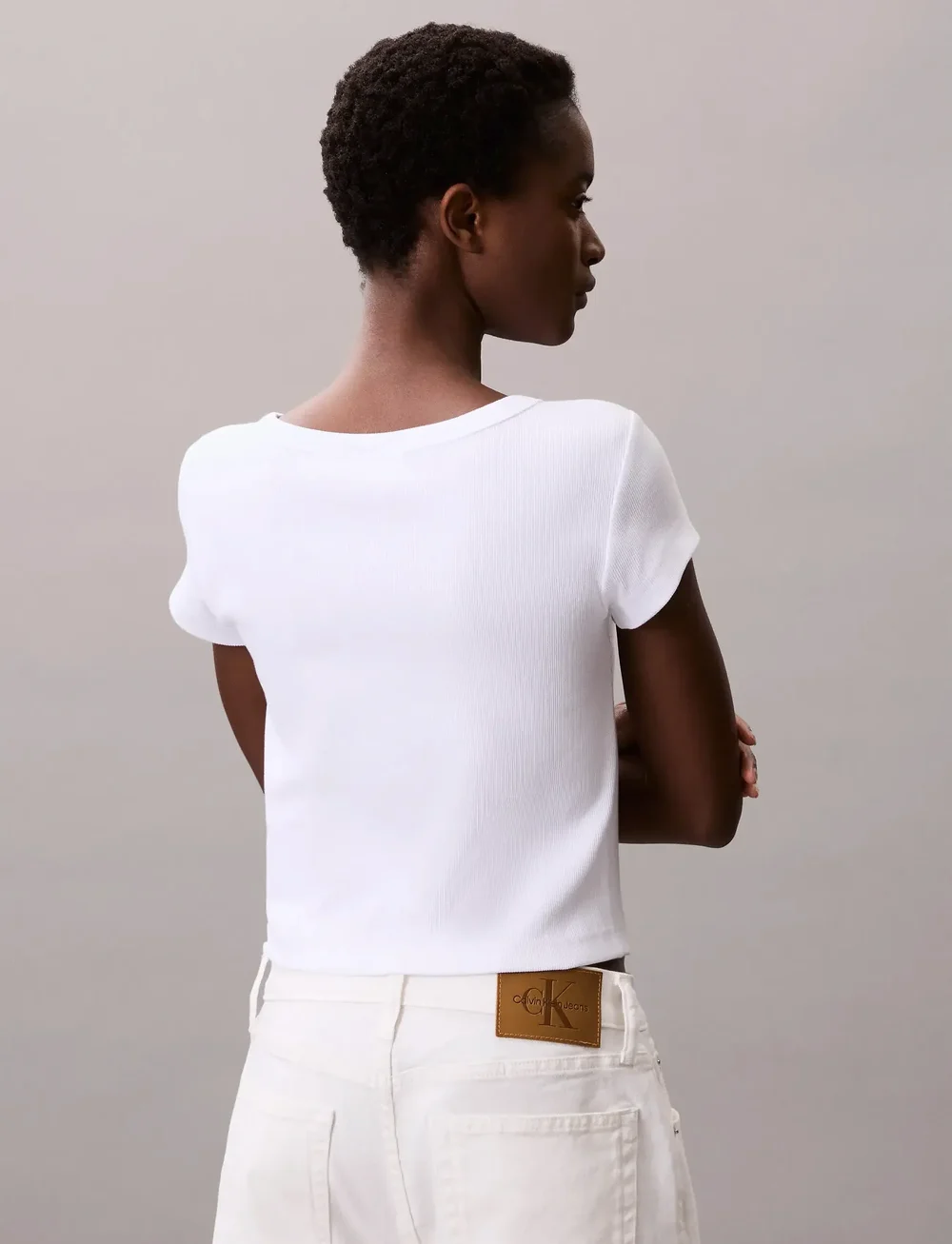 Calvin Klein Jeans - A- WOVEN LABEL 2X2 RIB BABY TEE - t-shirts - brilliant white - 2