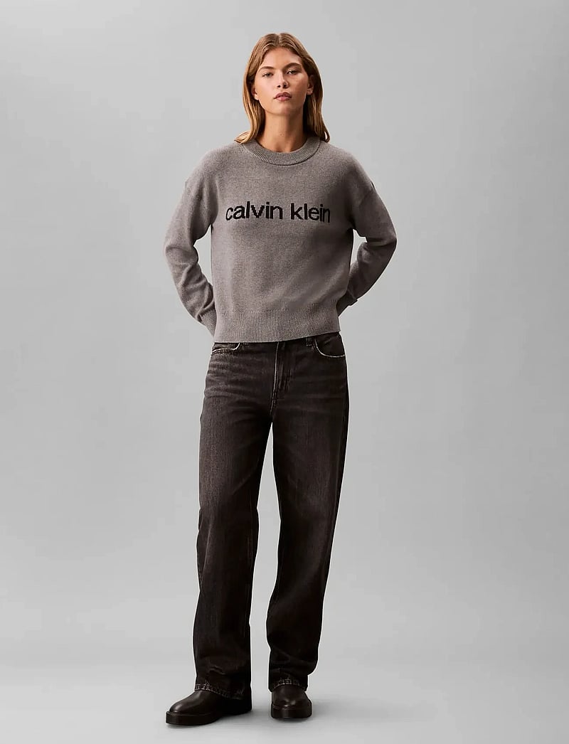 Calvin Klein Jeans - Cotton Graphic Pullover - stickade tröjor - b30 grey heather - 4
