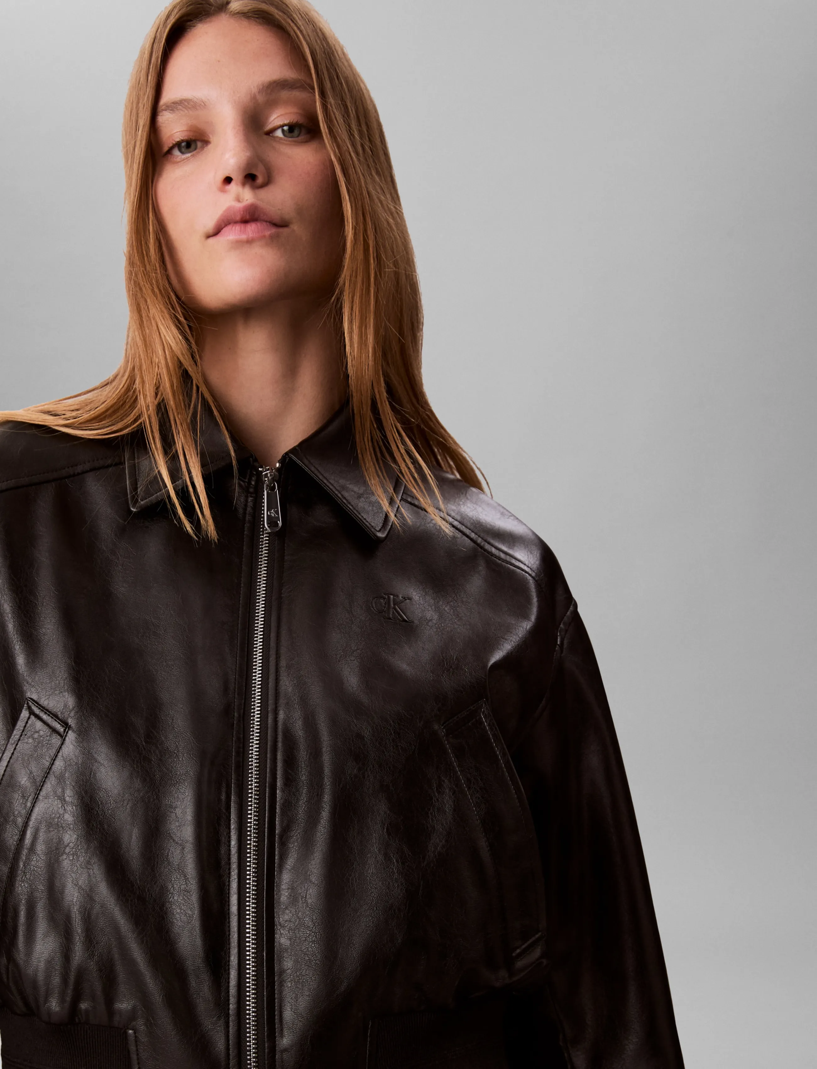 Calvin Klein Jeans - Short Faux Leather Bomber - spring jackets - black - 4