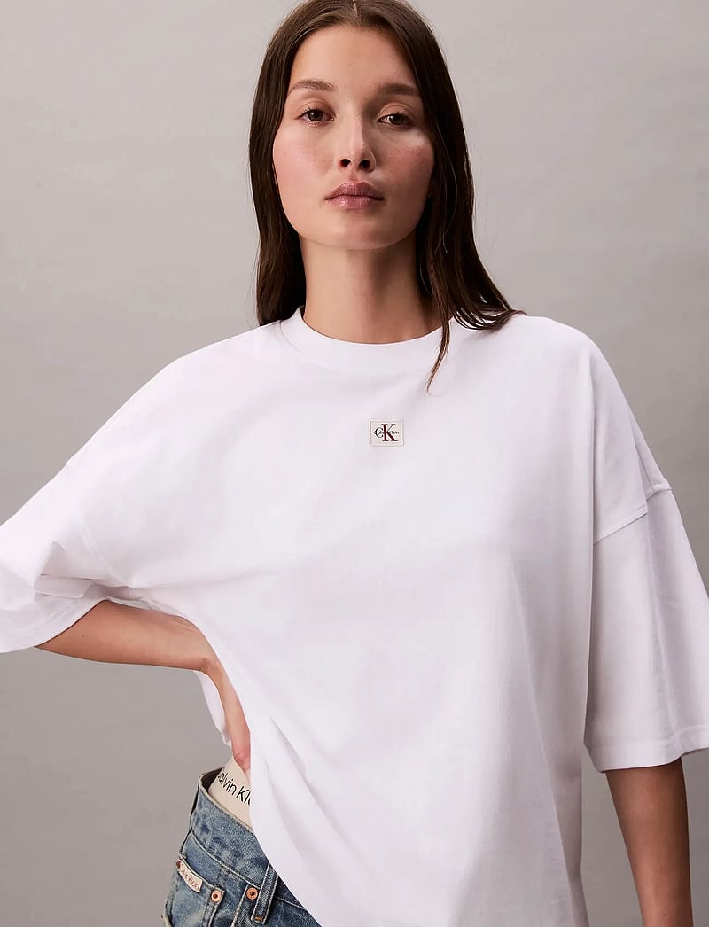 Calvin Klein Jeans - SS WOVEN LABEL OVERSIZED TEE - t-shirts - bright white - 0