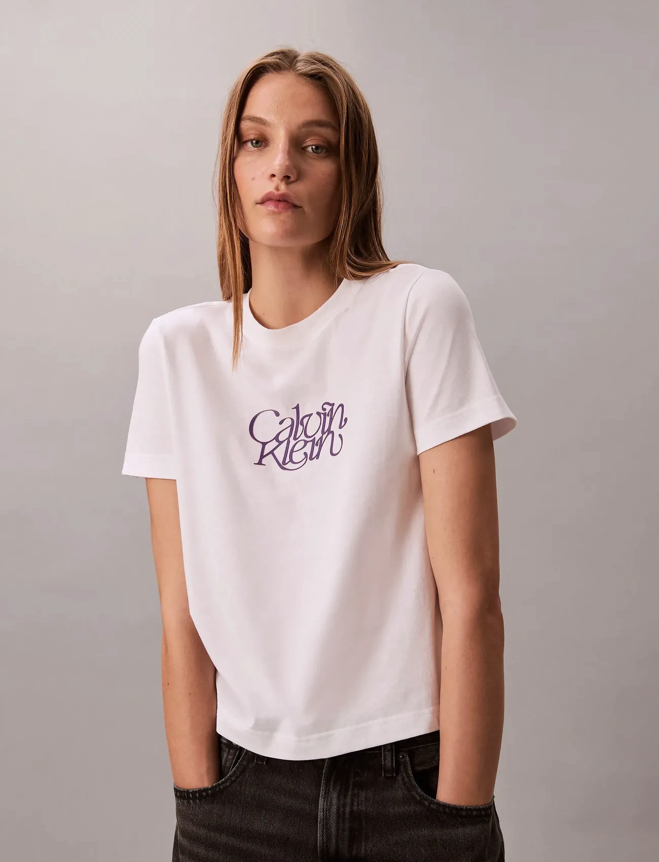 Calvin Klein Jeans Ss Fitted Script Calvin Klein Te blusar dam – bild 4