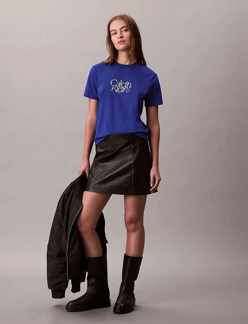 Calvin Klein Jeans - SS FITTED SCRIPT CALVIN KLEIN TE - t-shirts - cobalt - 3