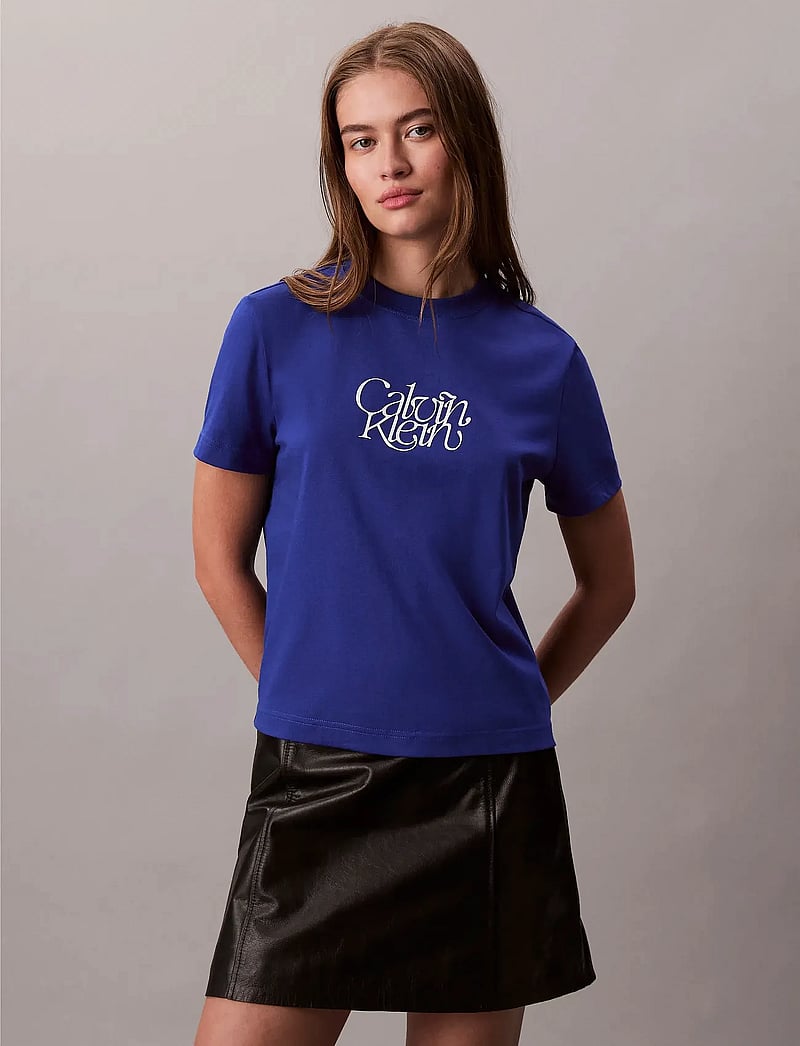 Calvin Klein Jeans - SS FITTED SCRIPT CALVIN KLEIN TE - t-shirts - cobalt - 4