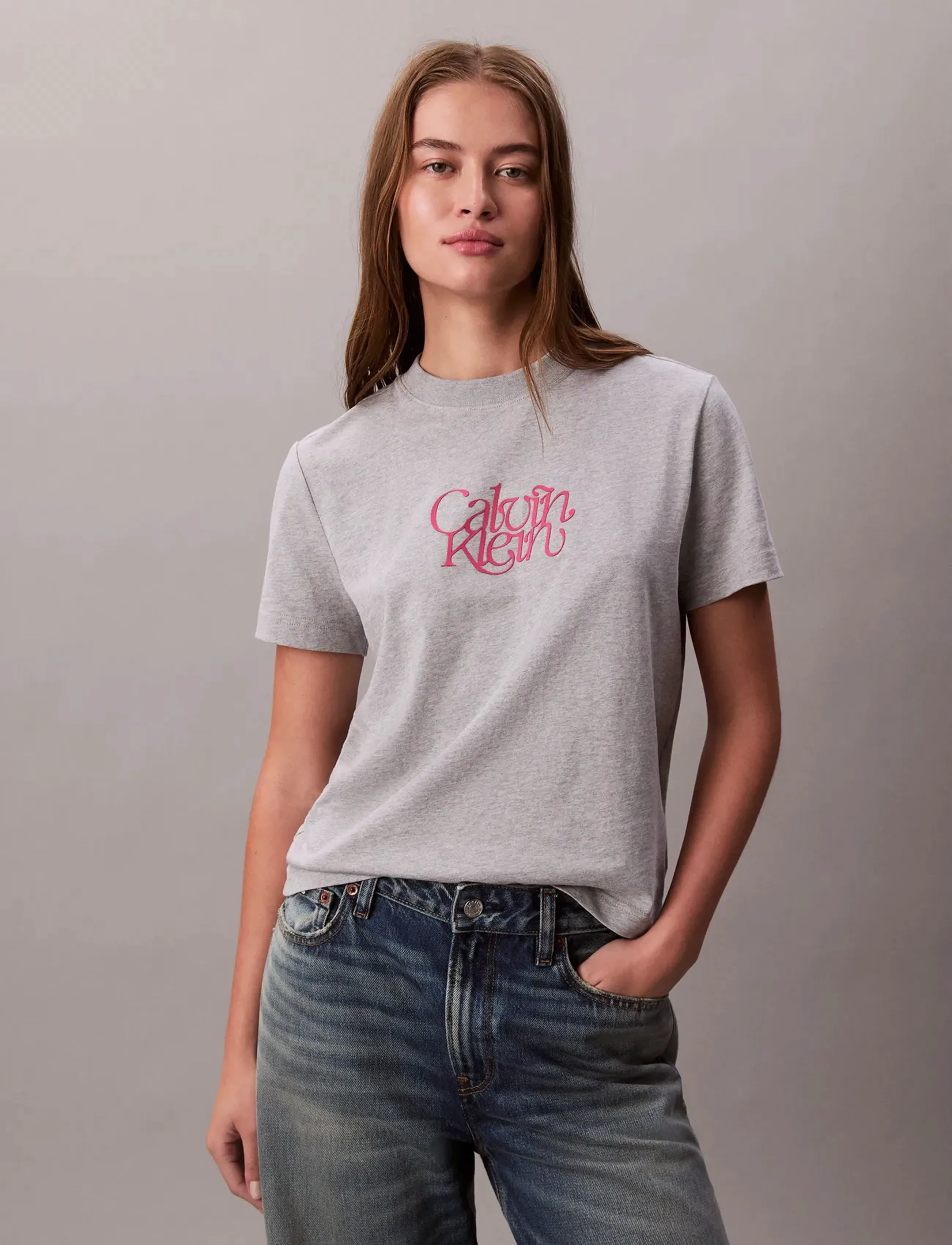 Calvin Klein Jeans Ss Fitted Script Calvin Klein Te, S, Grey, T-Shirts & Toppe > Kortærmede, Dame
