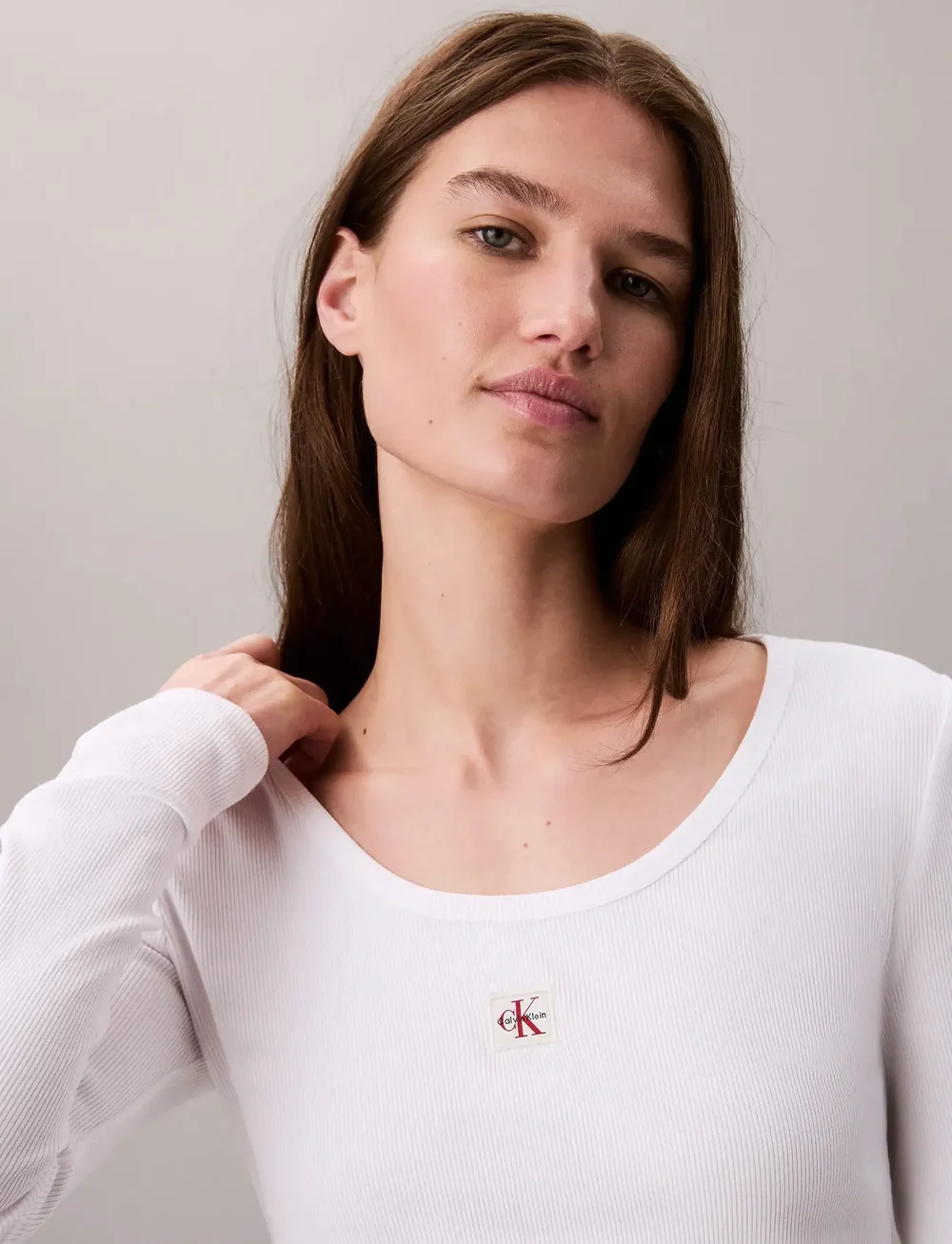 Calvin Klein Jeans - LS WOVEN LABEL 2X2 RIB SCOOP NEC - långärmade toppar - brilliant white - 3