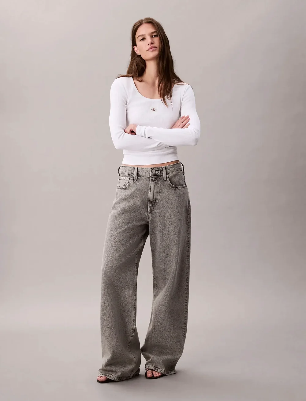 Calvin Klein Jeans - LS WOVEN LABEL 2X2 RIB SCOOP NEC - långärmade toppar - brilliant white - 4