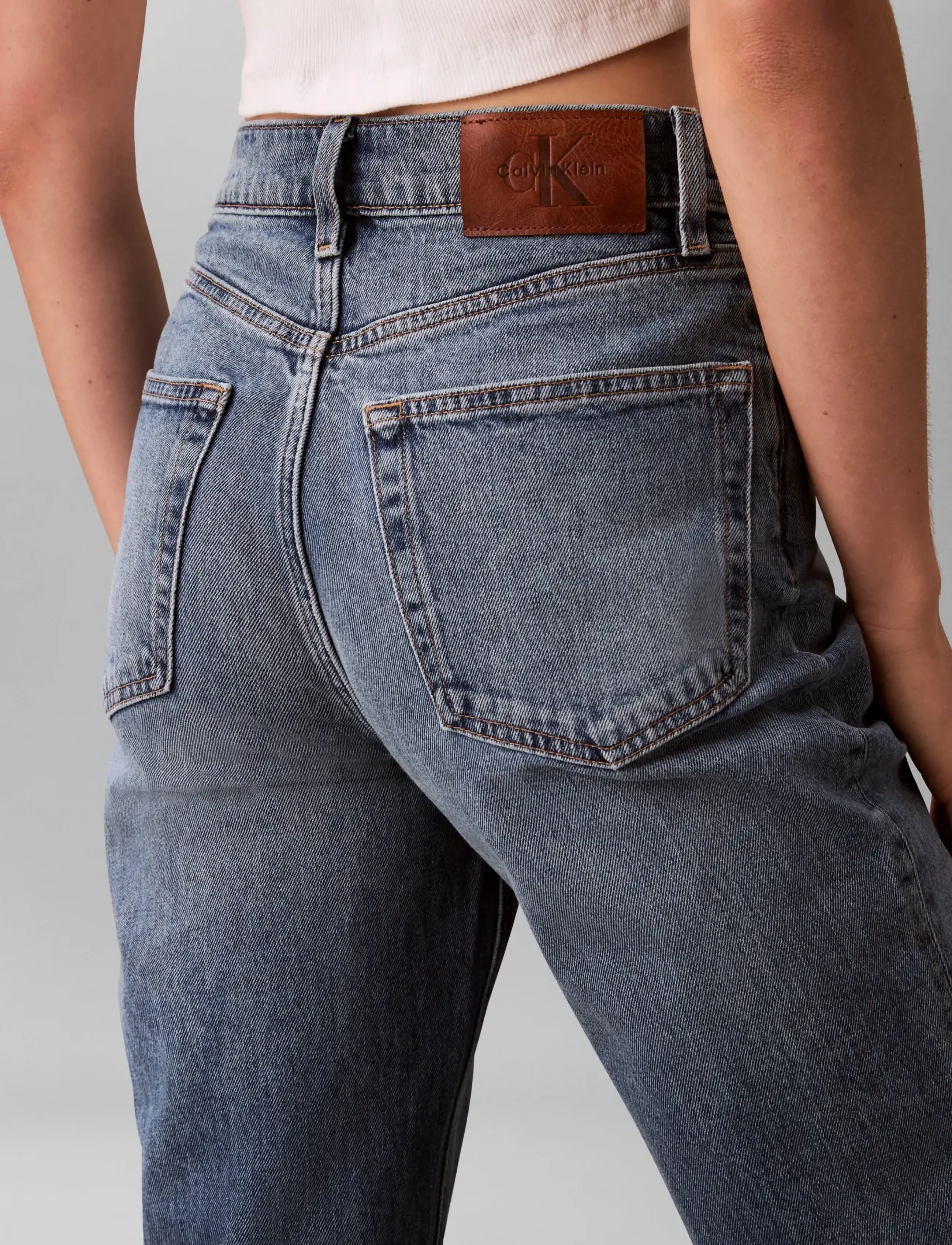 Calvin Klein Jeans - NEW MOM JEAN DELAWARE - mom jeans - delaware - 2