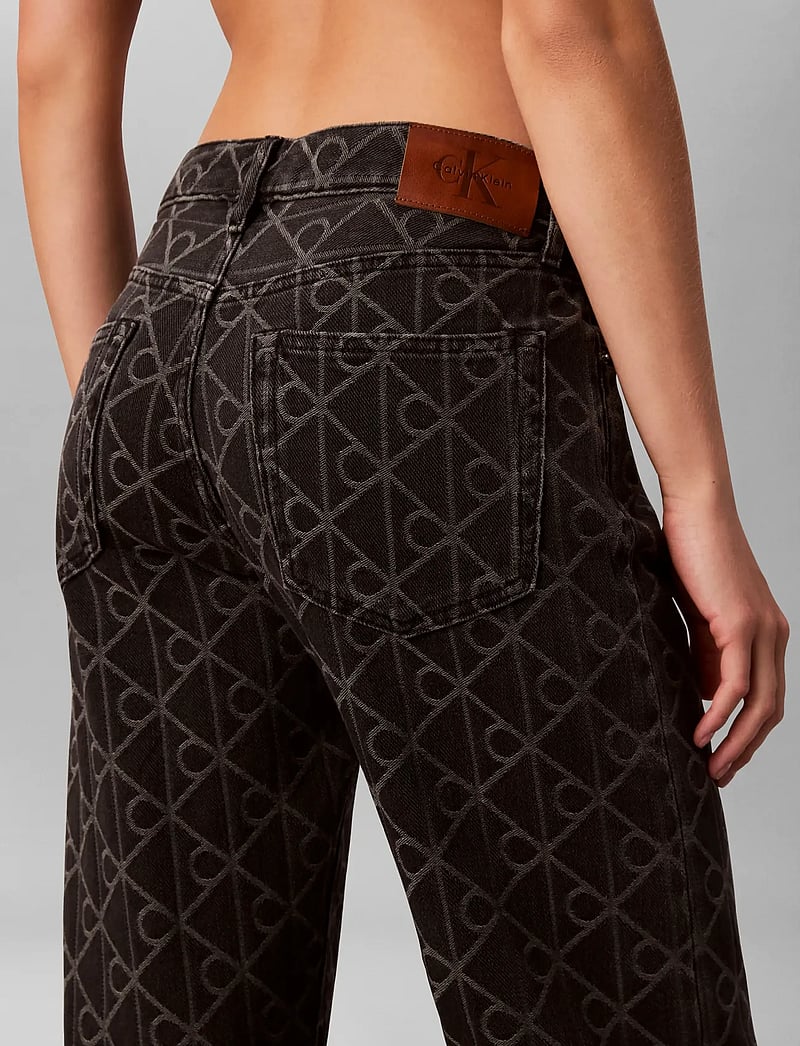 Calvin Klein Jeans - SIGNATURE 90s STRAIGHT BLACK EMB - straight jeans - black emblem - 4