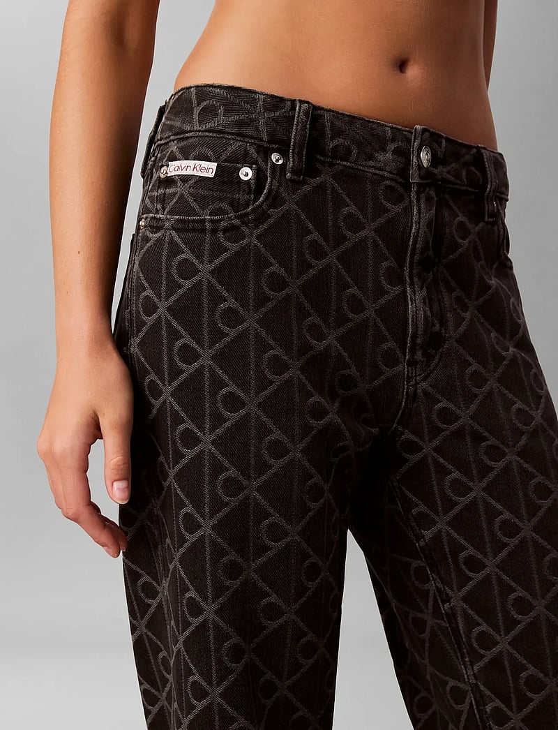 Calvin Klein Jeans - SIGNATURE 90s STRAIGHT BLACK EMB - straight jeans - black emblem - 5