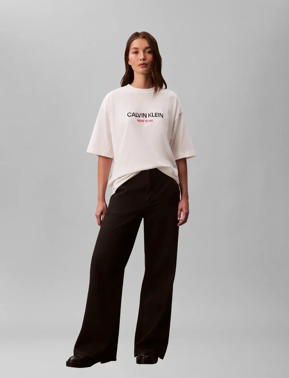 Calvin Klein Jeans - SS RELAXED SEQUIN LOGO TEE - t-shirts - white greige - 2