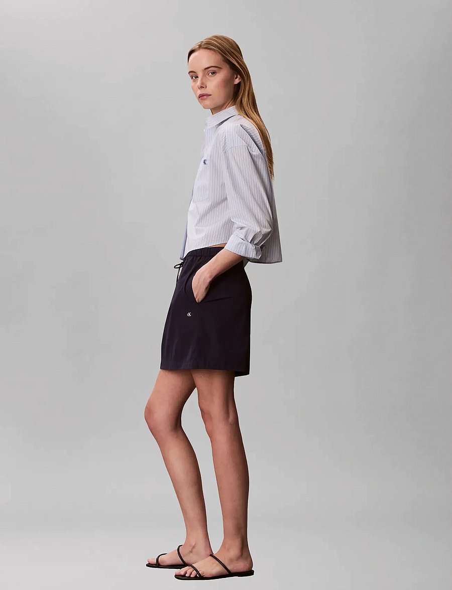 Calvin Klein Jeans - YARNDYE COTTON POPLIN CROPPED SH - langärmlige hemden - breezy blue three color refined str - 4