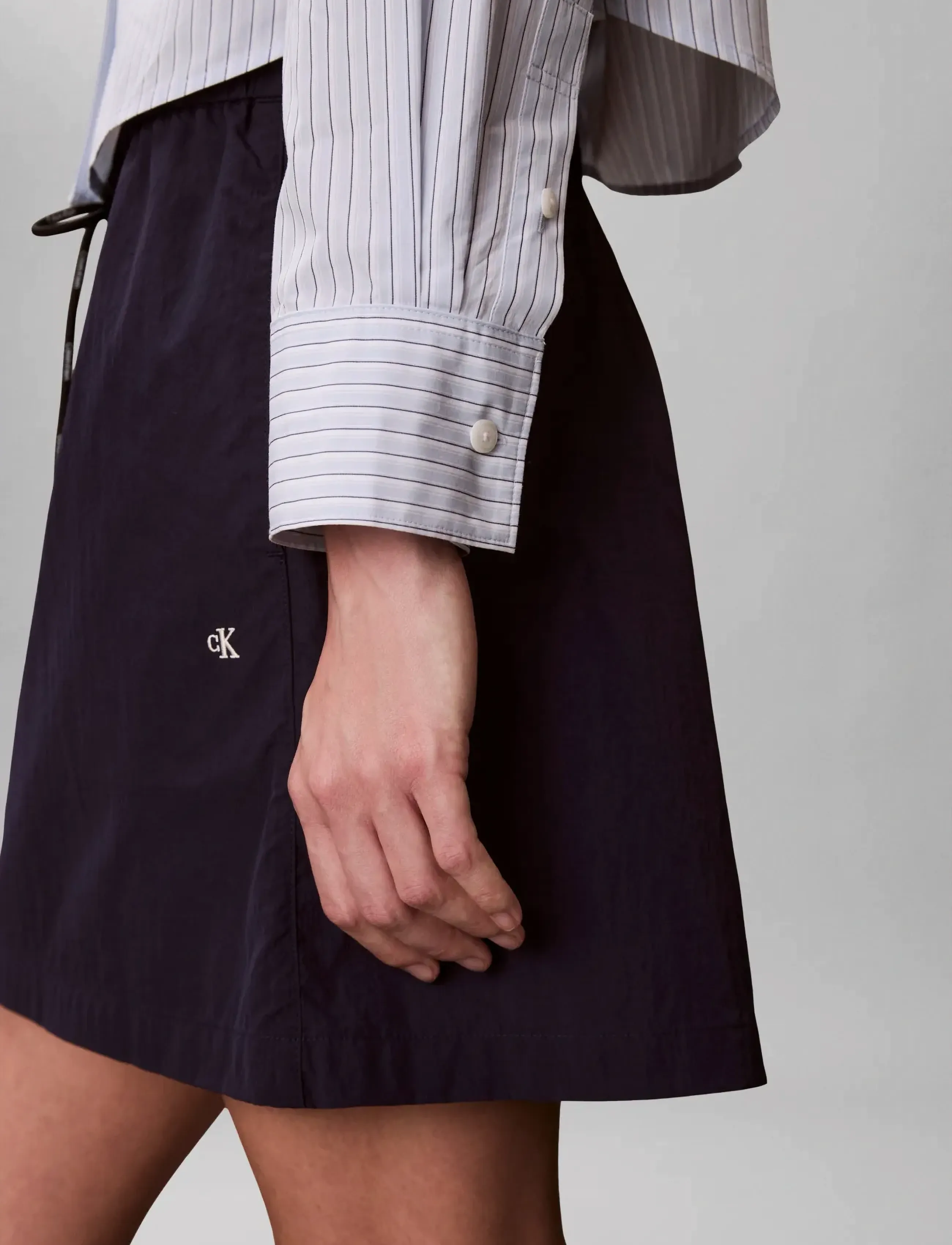 Calvin Klein Jeans - YARNDYE COTTON POPLIN CROPPED SH - langærmede skjorter - breezy blue three color refined str - 5