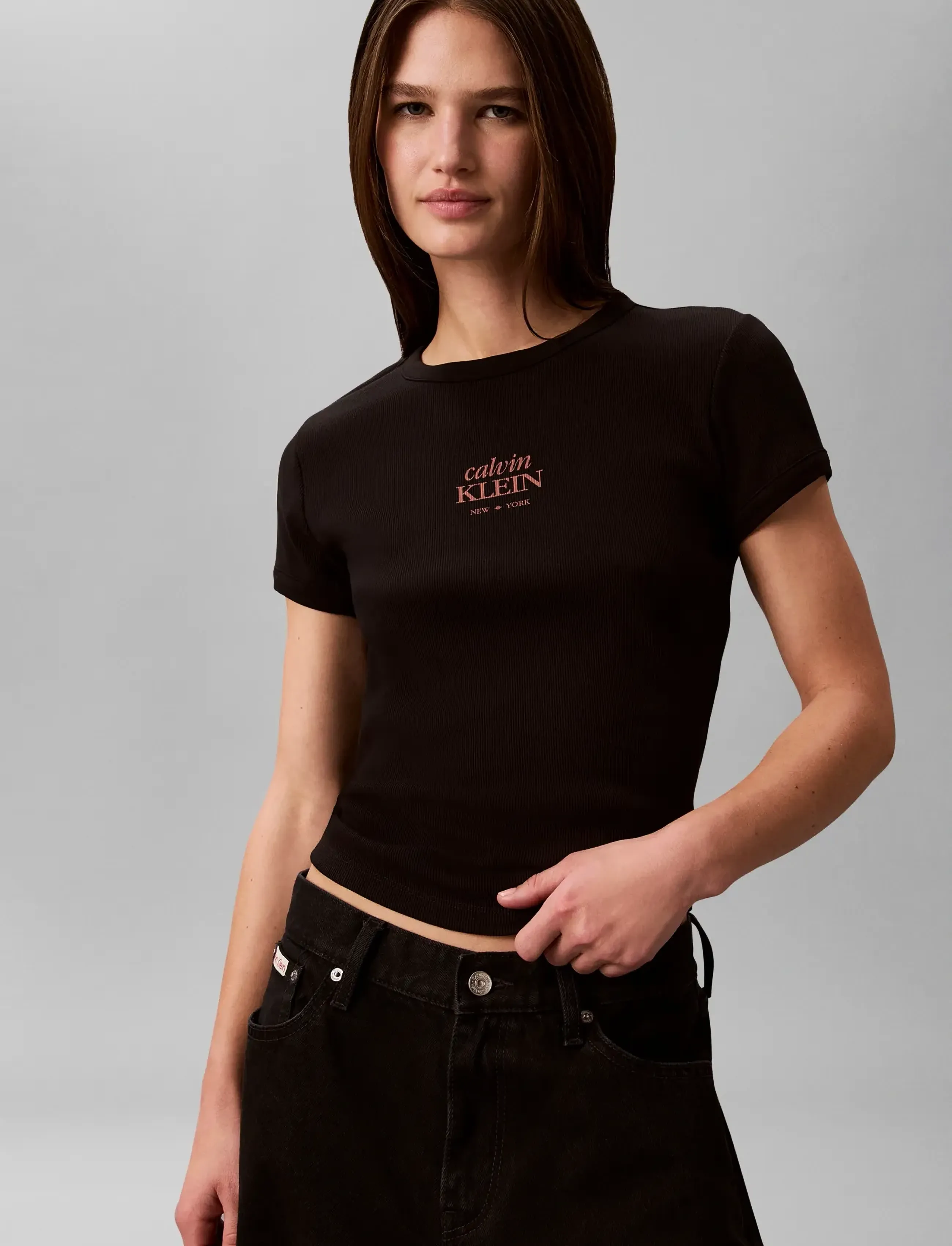 Calvin Klein Jeans - SS 2X2 BABY RIB LOGO BABY TEE - t-shirts - black - 4