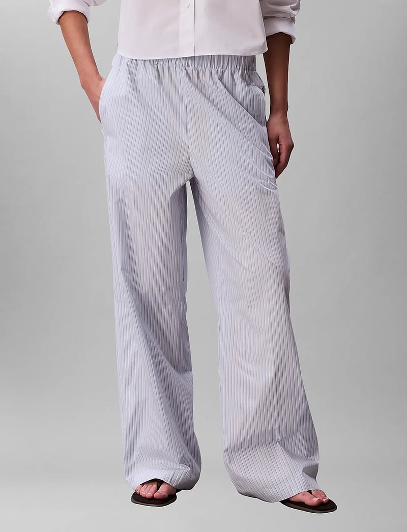 Calvin Klein Jeans - POPLIN EWAIST PULL ON PANT - YD - vida byxor - breezy blue 3 color refined stripe - 3