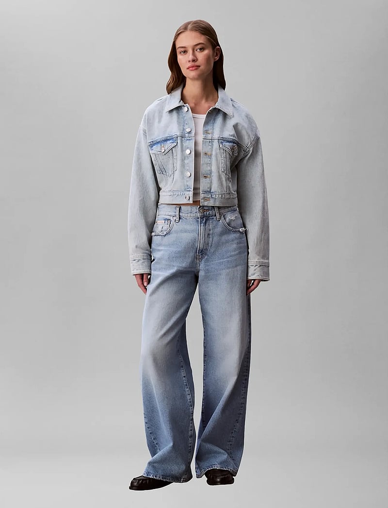 Calvin Klein Jeans - DENIM CROPPED TRUCKER BLEACHED B - forårsjakker - bleached blue - 0