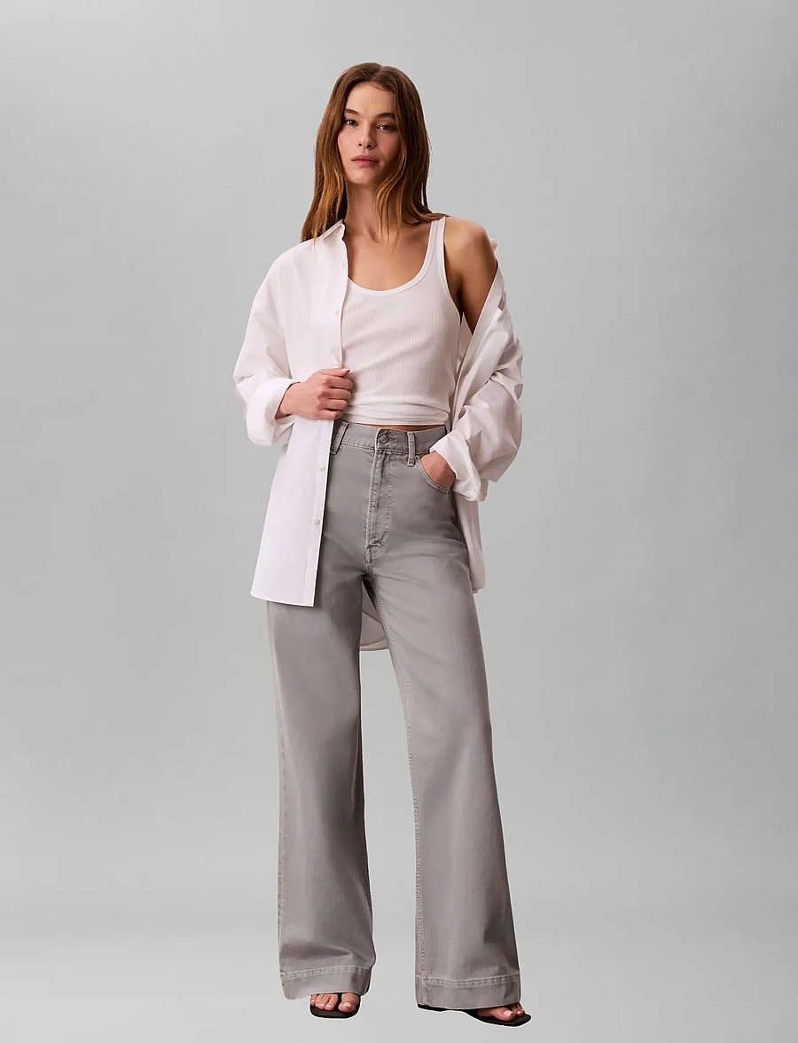 Calvin Klein Jeans - SUPER HIGH RISE WIDE LEG SOFT GR - hosen mit weitem bein - soft grey - 0