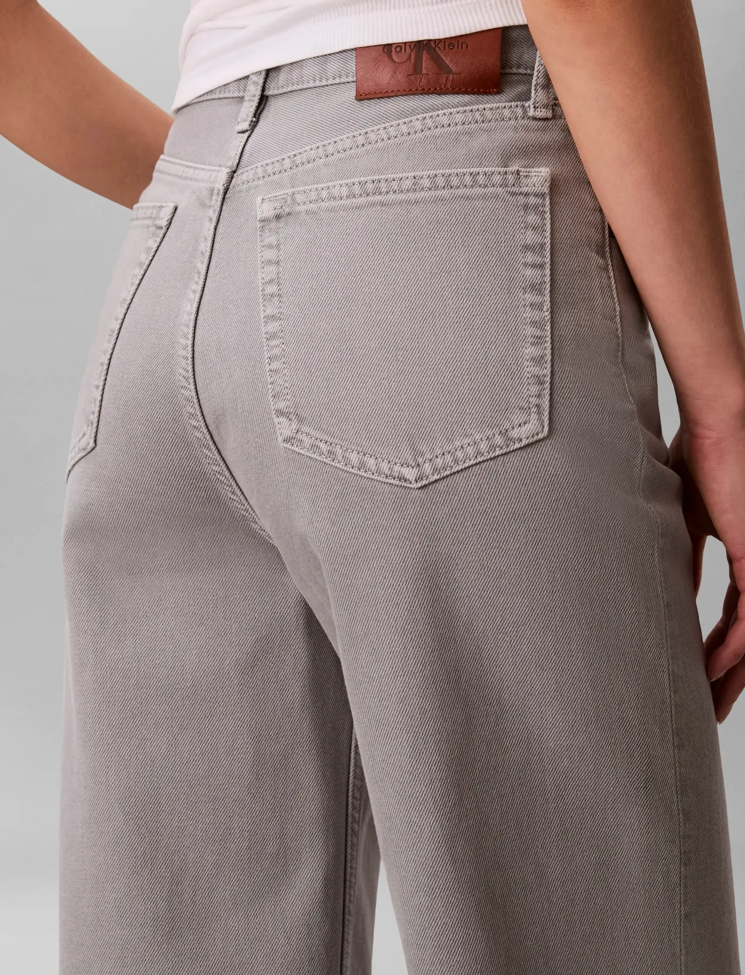 Calvin Klein Jeans - SUPER HIGH RISE WIDE LEG SOFT GR - jeans met wijde pijpen - soft grey - 4