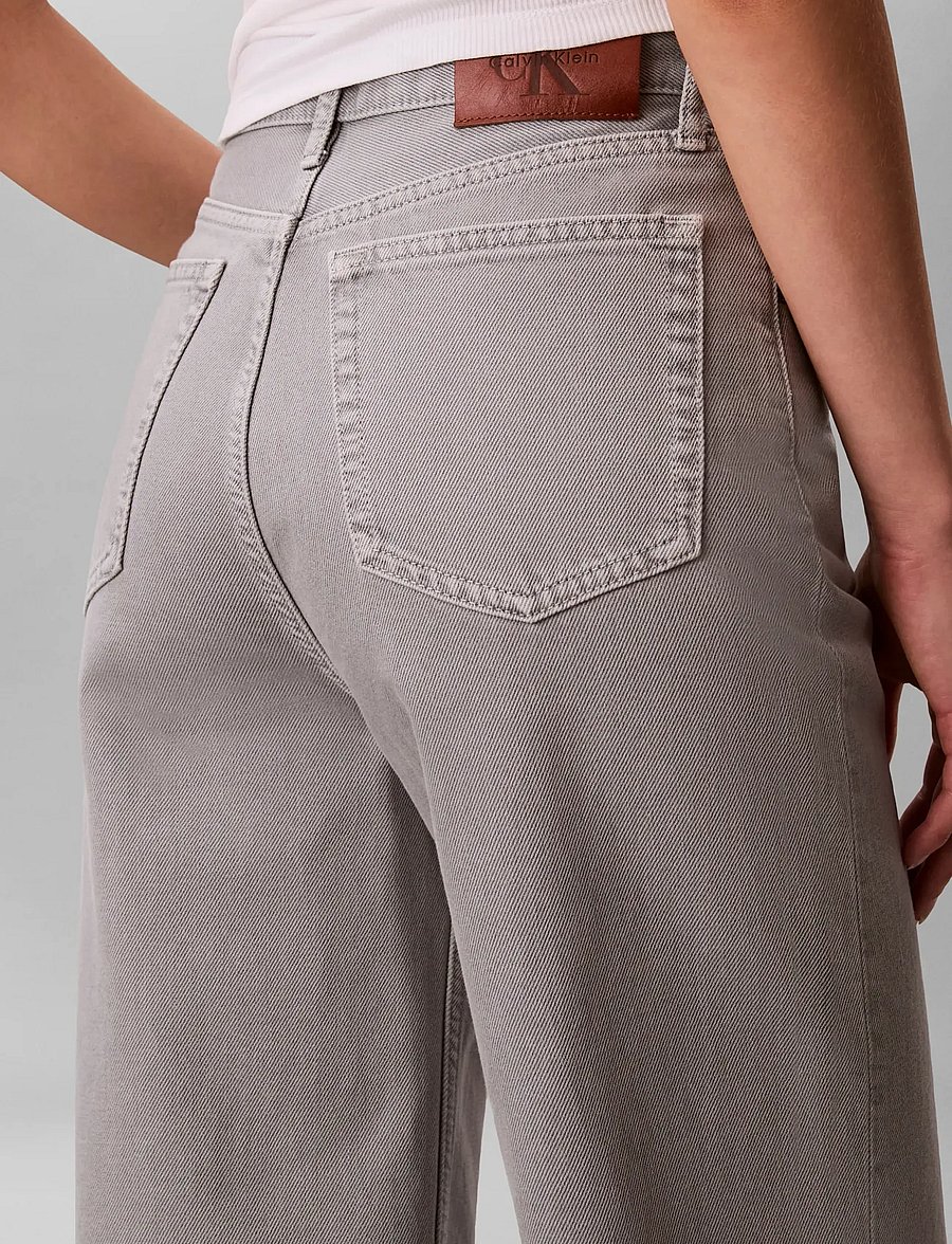 Calvin Klein Jeans - SUPER HIGH RISE WIDE LEG SOFT GR - hosen mit weitem bein - soft grey - 4