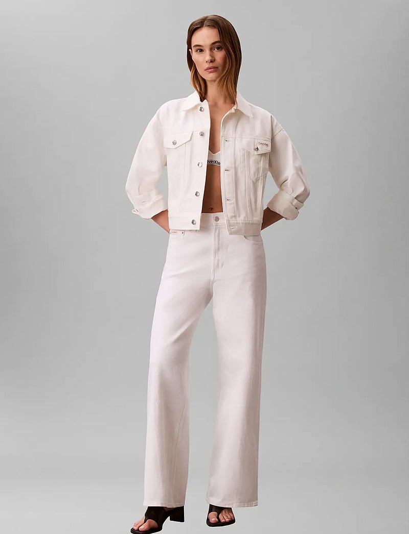 Calvin Klein Jeans - 90S TRUCKER CHALK WHITE - spring jackets - chalk white - 0