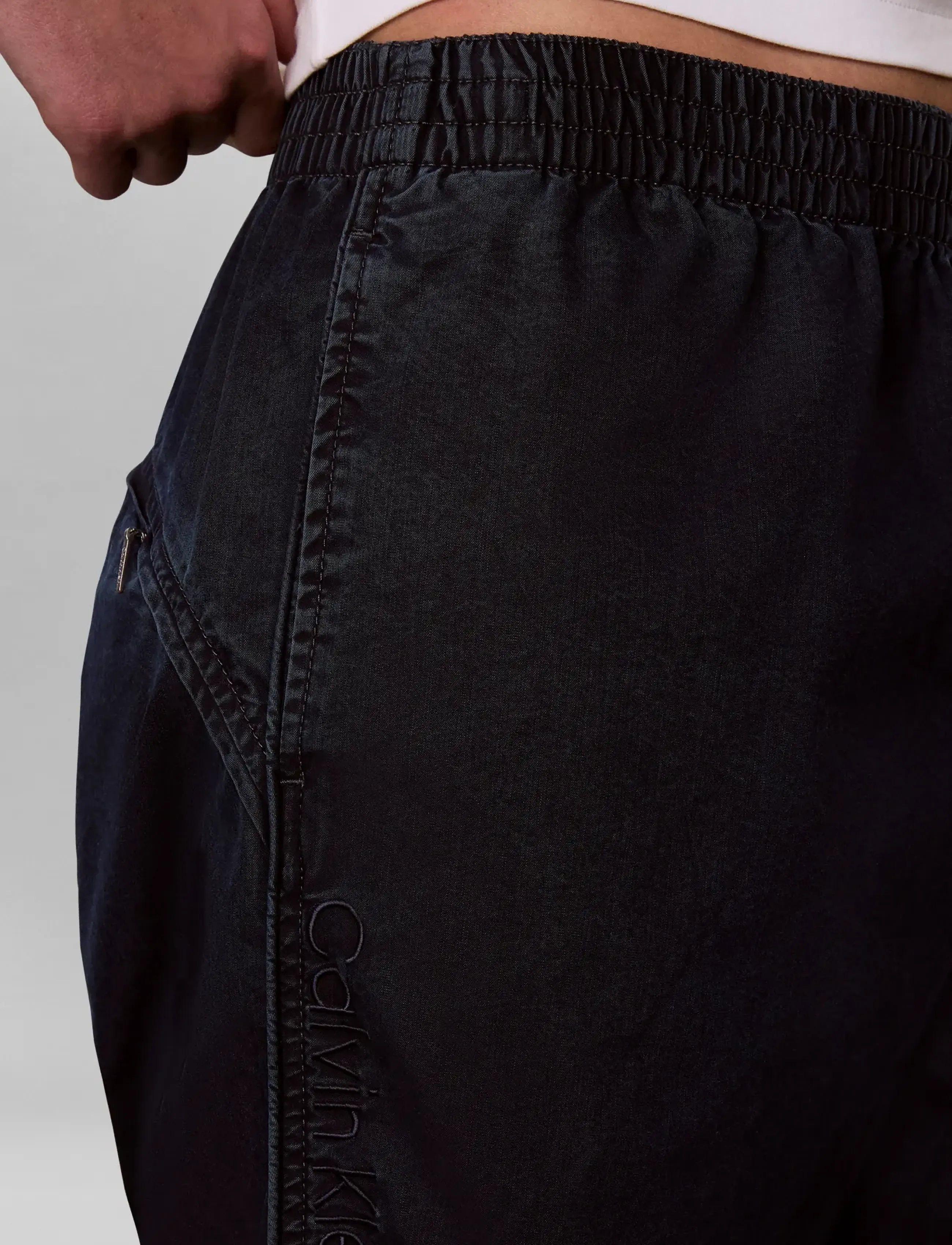 Calvin Klein Jeans - INDIGO PARACHUTE PANT DARK GALAX - pantalons droits - dark galaxy - 4