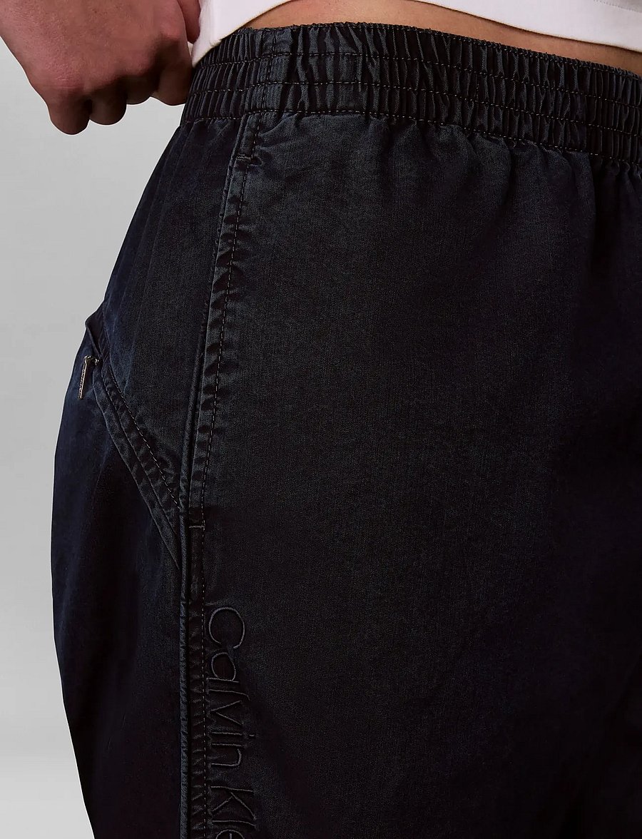 Calvin Klein Jeans - INDIGO PARACHUTE PANT DARK GALAX - pantalons droits - dark galaxy - 4