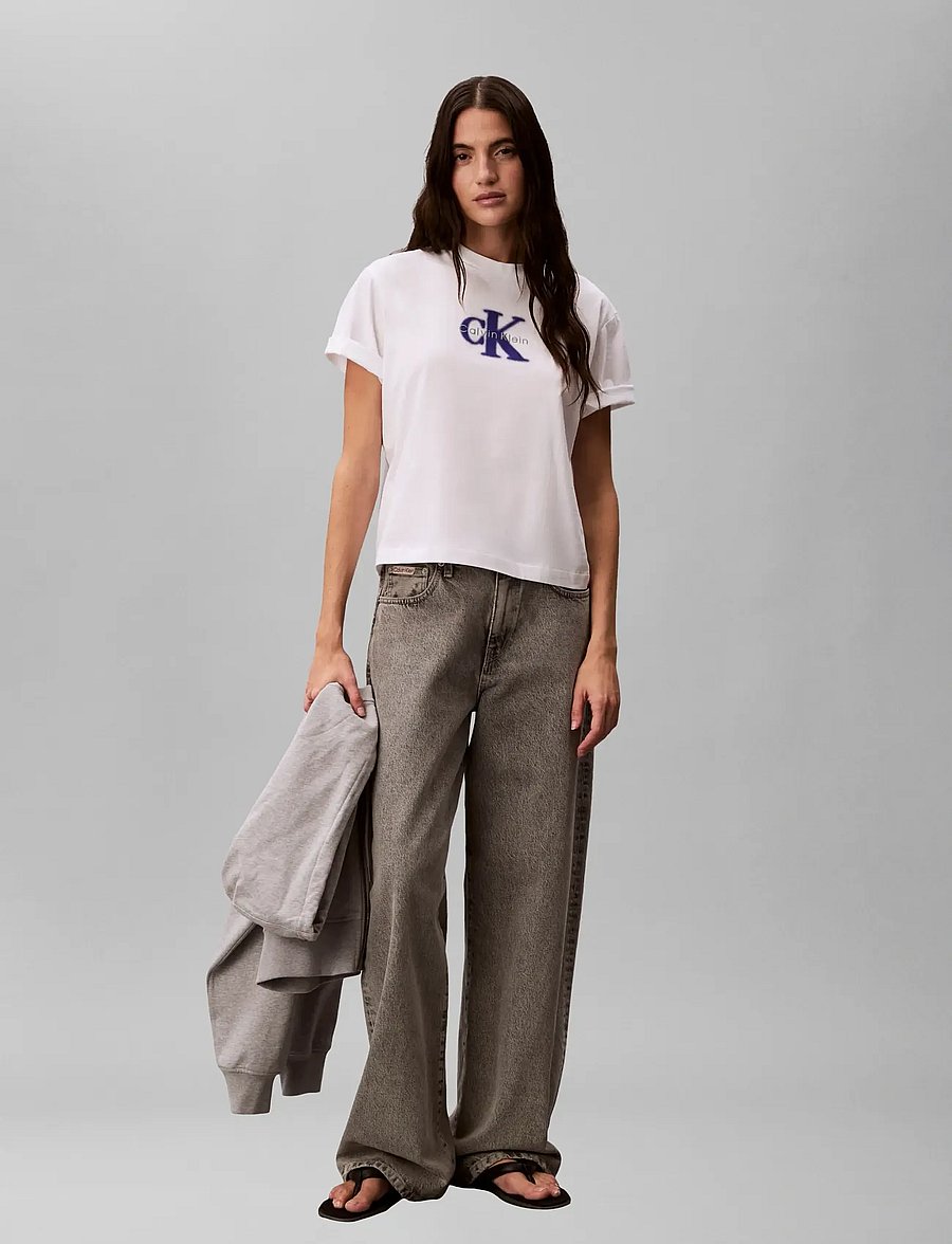 Calvin Klein Jeans - SS BOXY SEASONAL MONOLOGO GRAPHI - t-shirts - bright white - 0