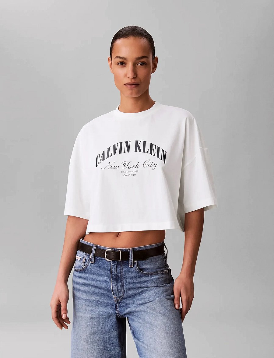 Calvin Klein Jeans - SS CROPPED BOXY HERITAGE CREST L - crop tops - bright white - 0