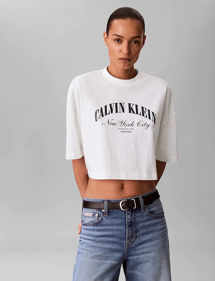 Calvin Klein Jeans - SS CROPPED BOXY HERITAGE CREST L - crop tops - bright white - 4