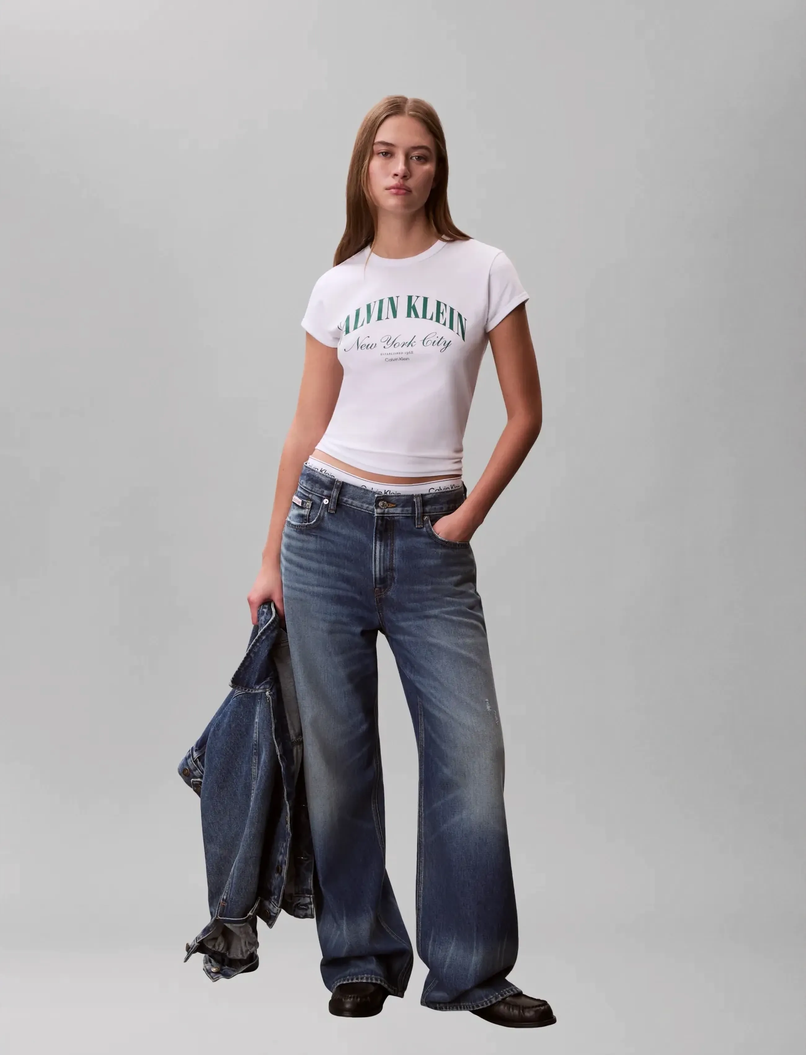 Calvin Klein Jeans SS GRAPHIC LOGO BABY TEE - Tøj - BRIGHT WHITE / white