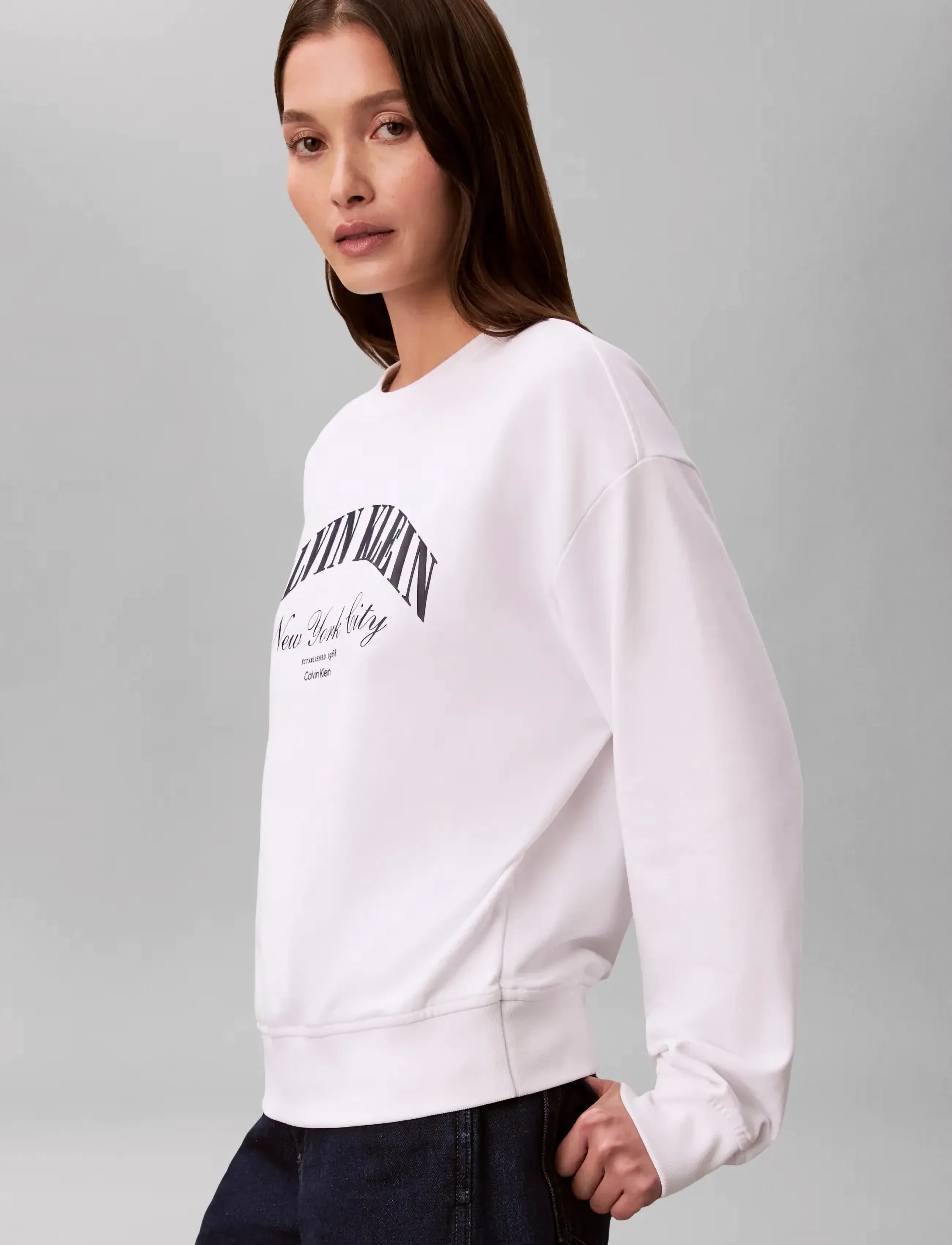 Calvin Klein Jeans - LOGO GRAPHIC CREWNECK SWEATSHIRT - hverdags stil - bright white - 4