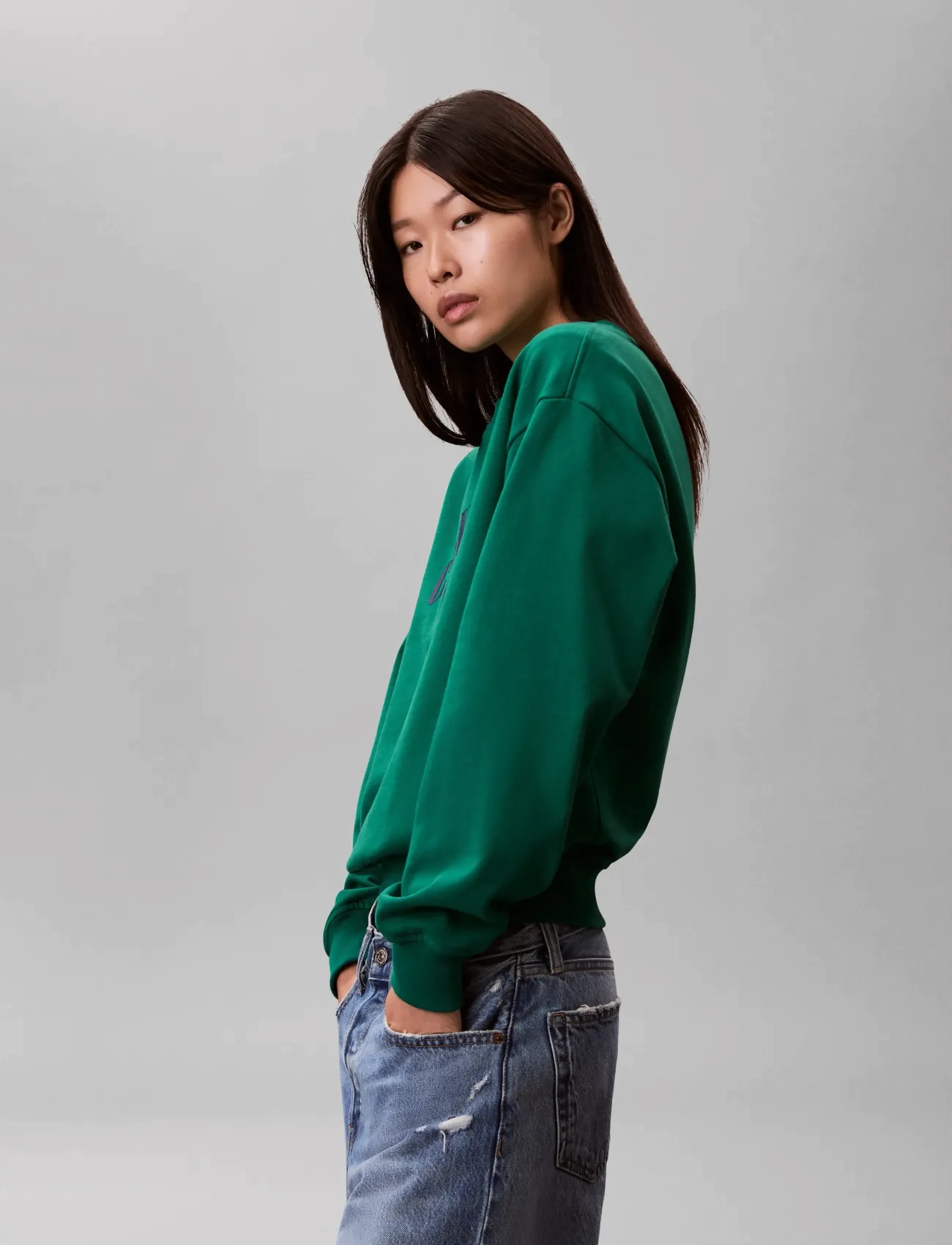 Calvin Klein Jeans - LOGO GRAPHIC CREWNECK SWEATSHIRT - hverdags stil - enchanted forest - 4