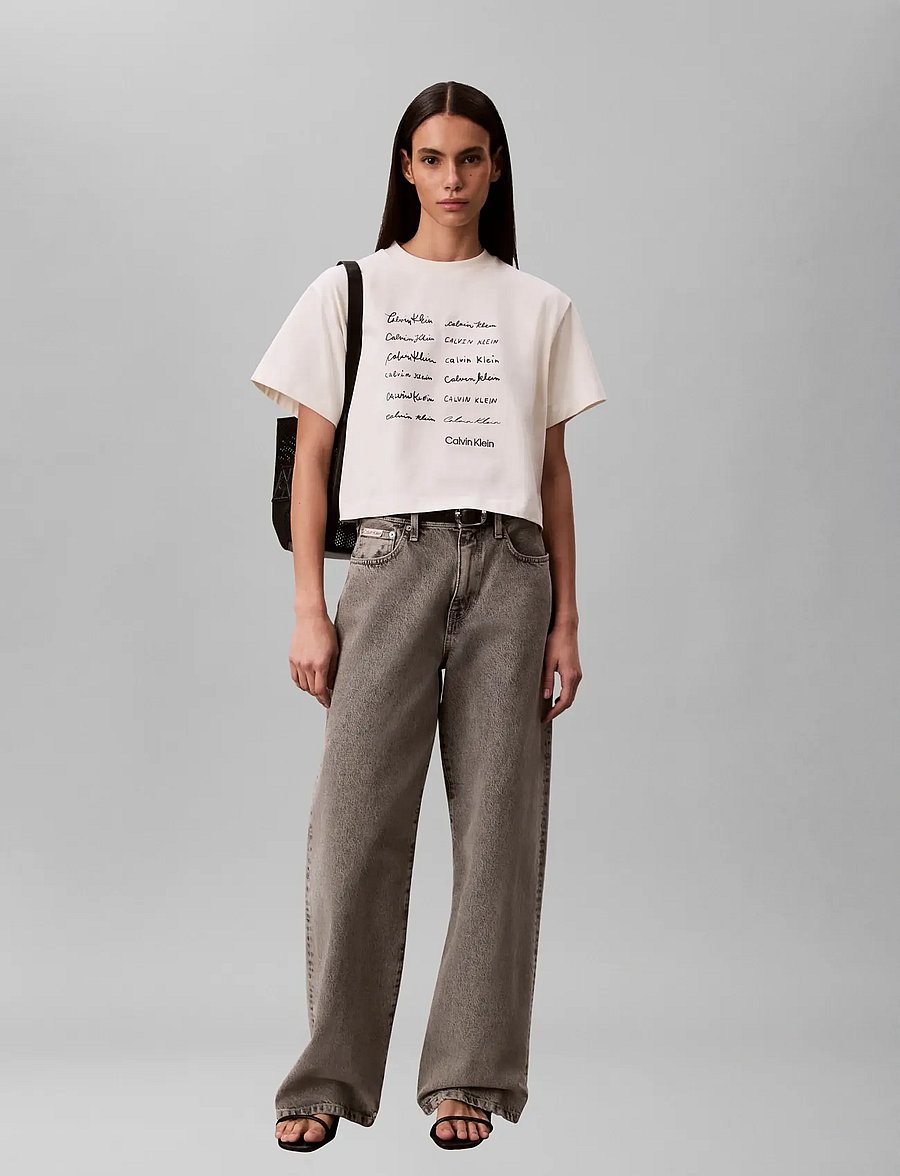 Calvin Klein Jeans - SS CROPPED BOXY GRAPHIC TEE - crop tops - tofu - 0