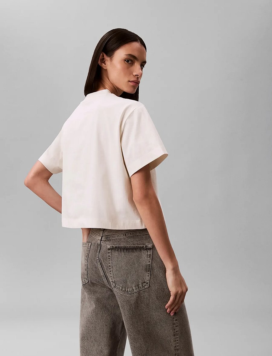 Calvin Klein Jeans - SS CROPPED BOXY GRAPHIC TEE - crop tops - tofu - 2