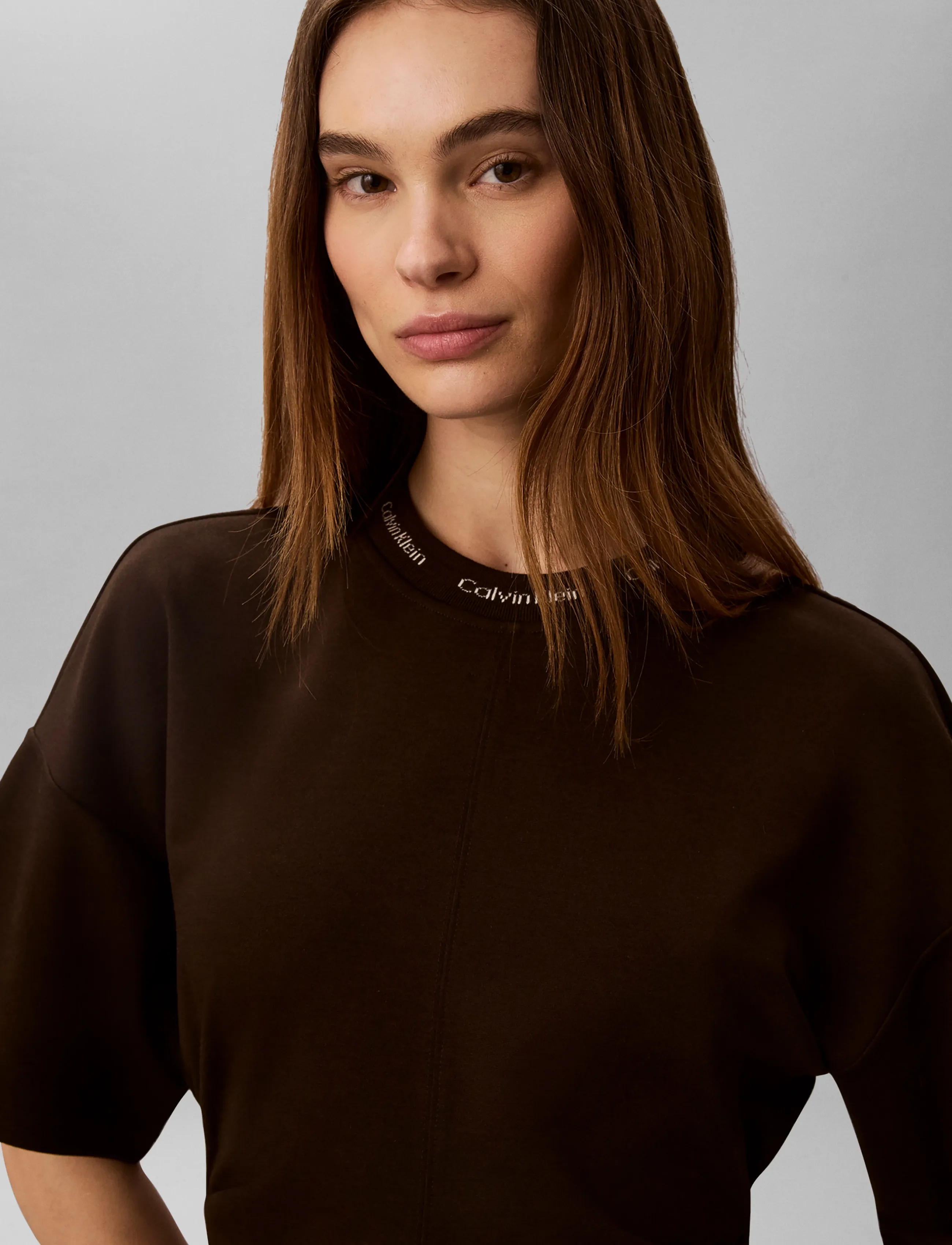 Calvin Klein Jeans - SS LOGO RIB INTERLOCK T-SHIRT DR - t-särkkleidid - dark coffee - 4