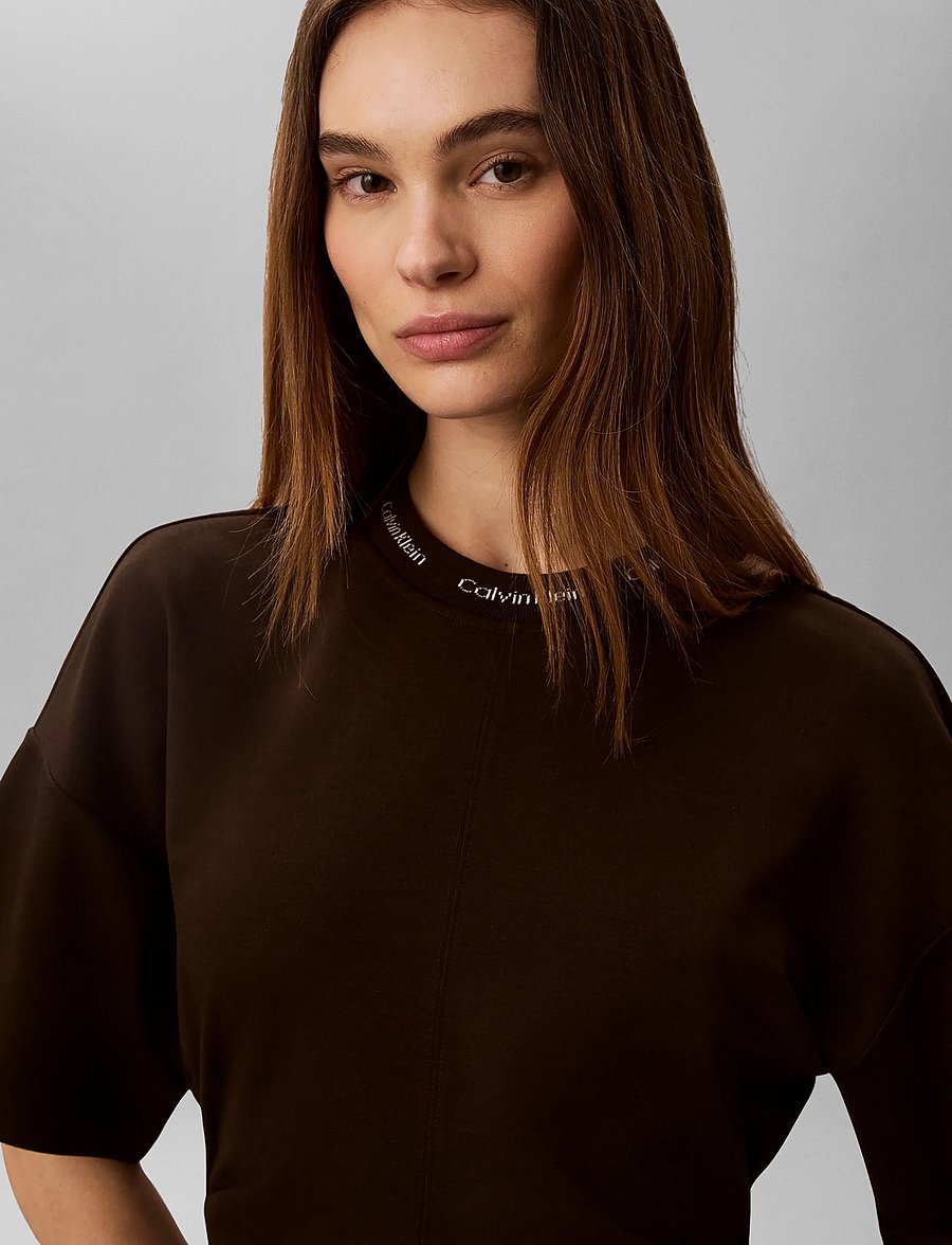 Calvin Klein Jeans - SS LOGO RIB INTERLOCK T-SHIRT DR - t-särkkleidid - dark coffee - 4