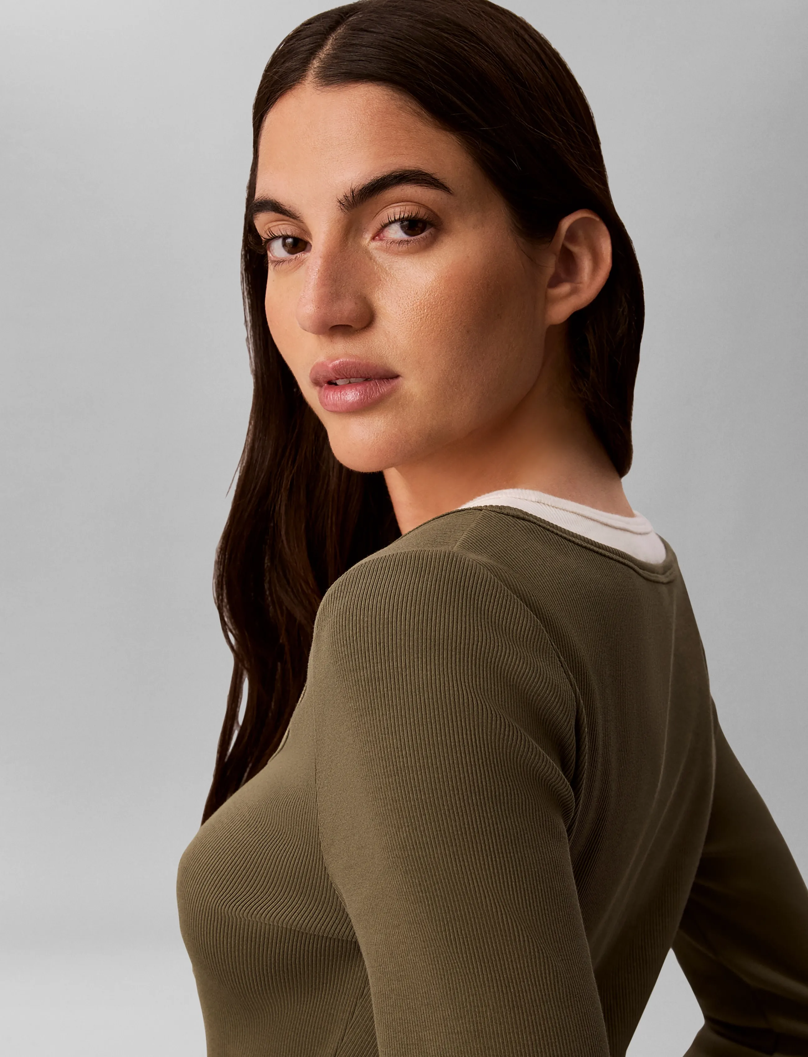 Calvin Klein Jeans - LS COLOR BLOCK 2X2 BABY RIB TEE - pikkade varrukatega topid - olive night - 5