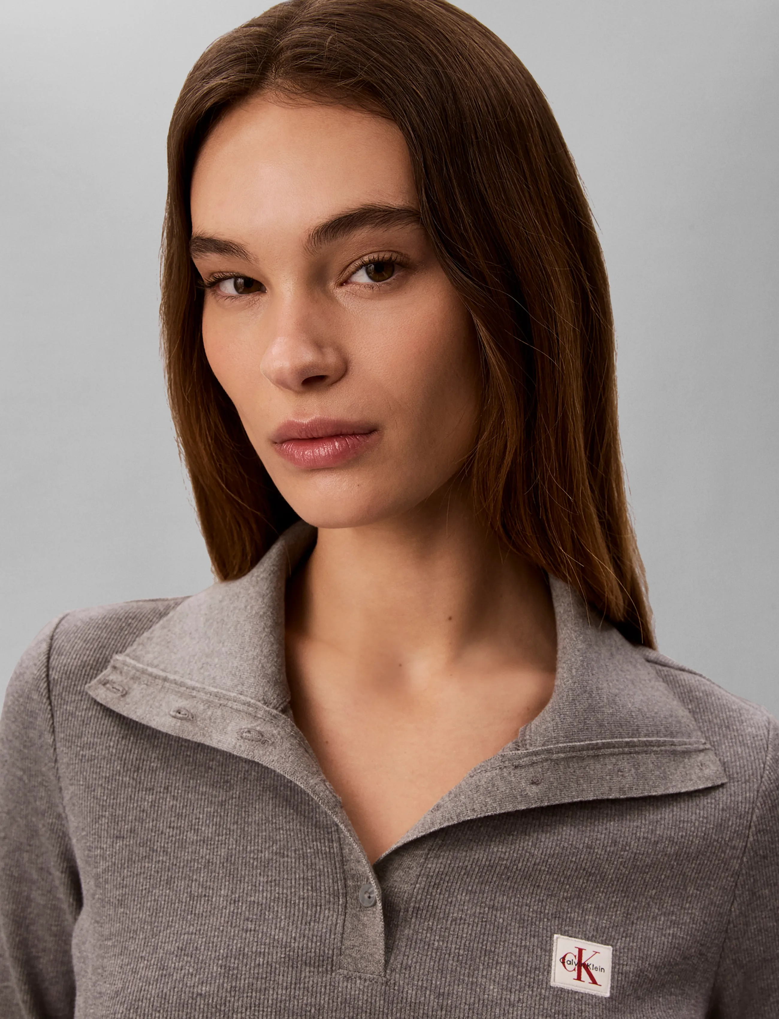 Calvin Klein Jeans - LS WVN LABEL TNECK HENLEY - polosärgid - medium grey heather - 4