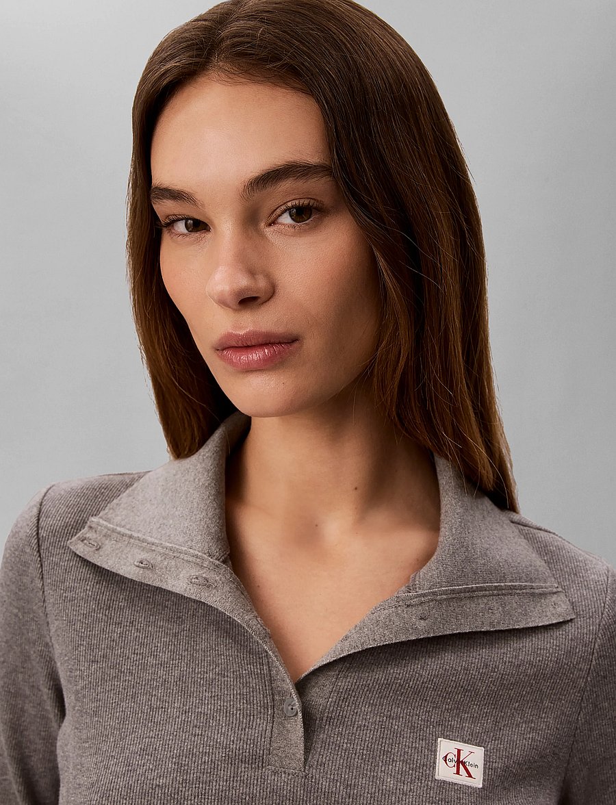 Calvin Klein Jeans - LS WVN LABEL TNECK HENLEY - polosärgid - medium grey heather - 4