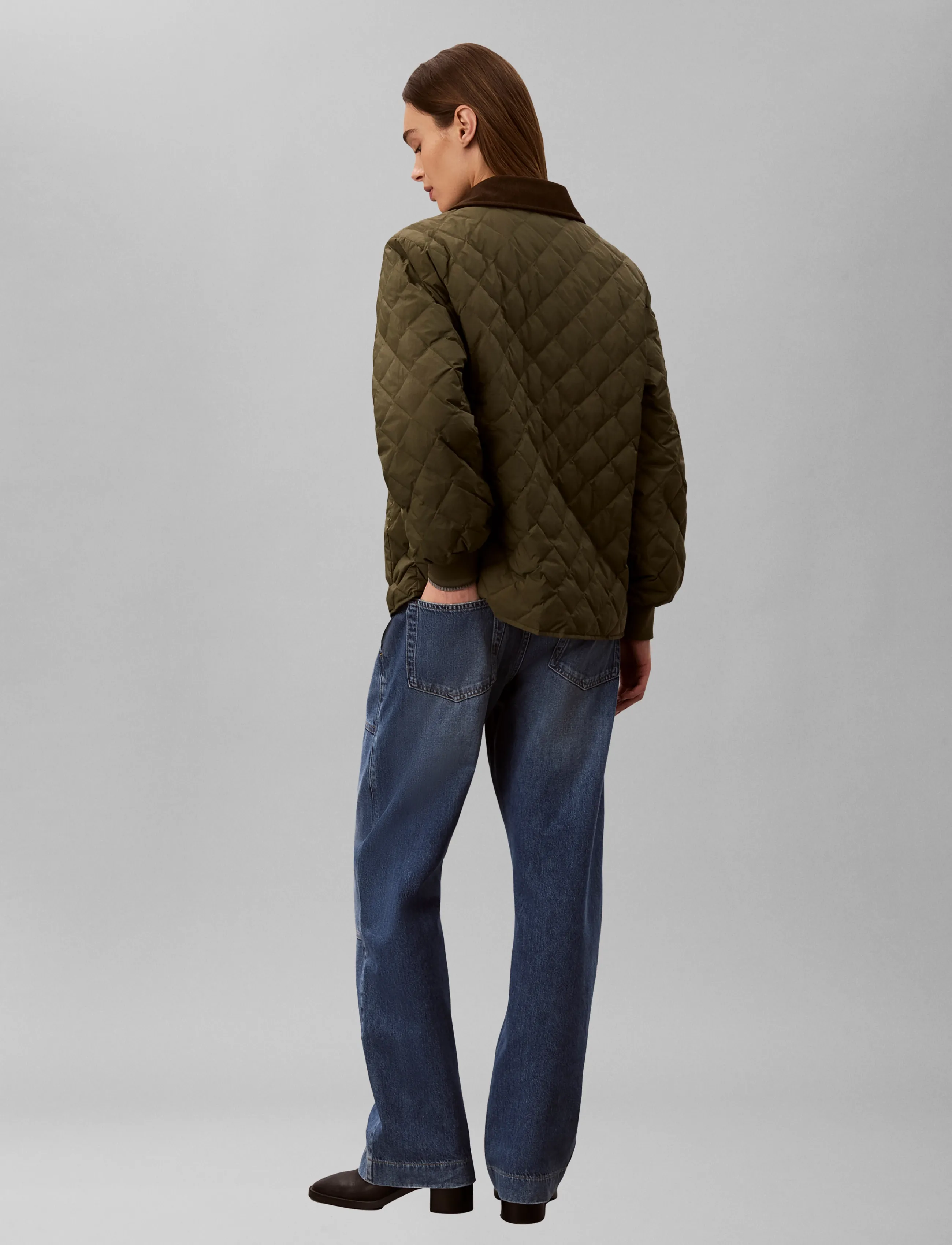 Calvin Klein Jeans - LW MID DOWN QUILTED LINER JACKET - forårsjakker - olive night - 2