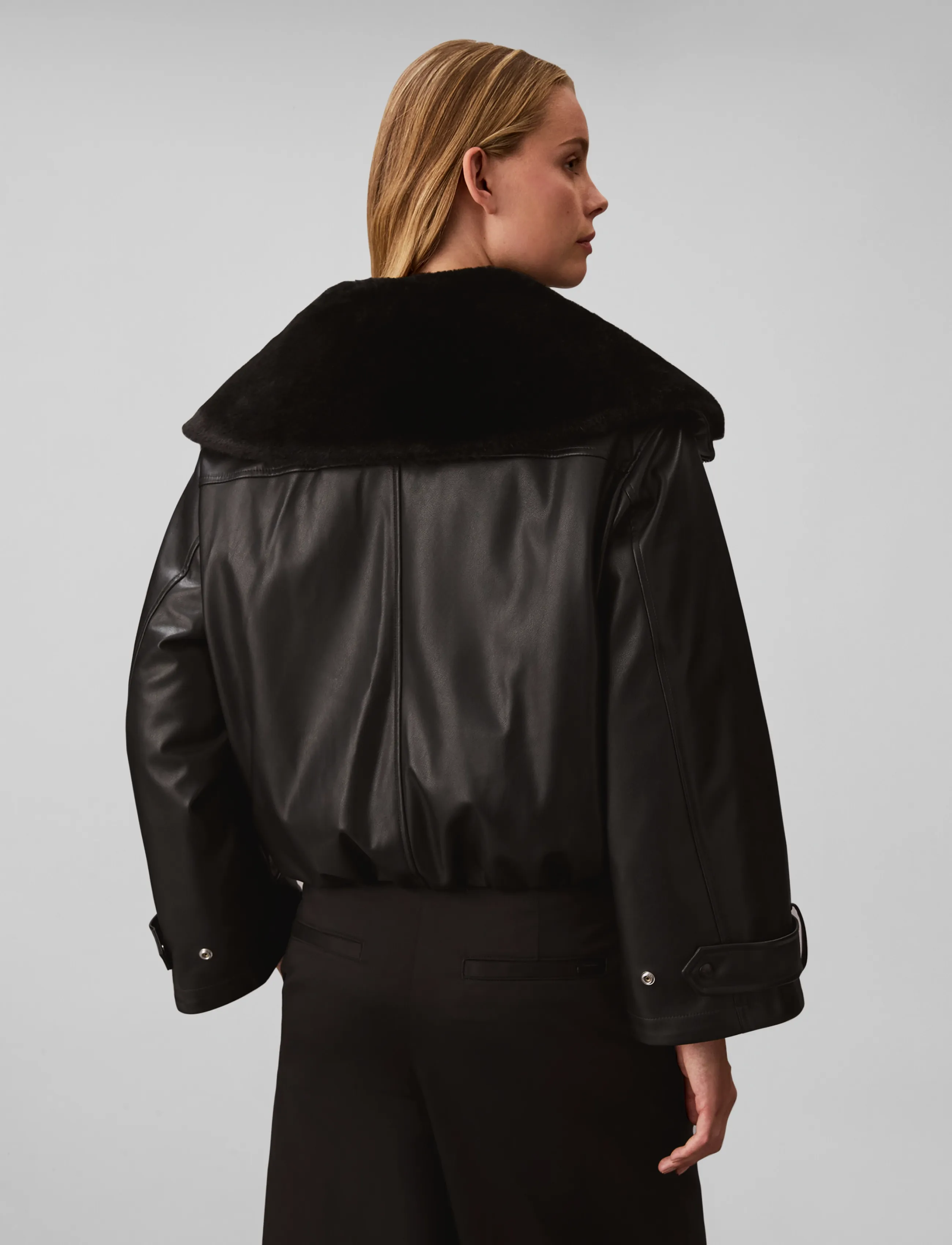 Calvin Klein Jeans - FAUX LEATHER SHORT FILLED BOMBER - black - 2