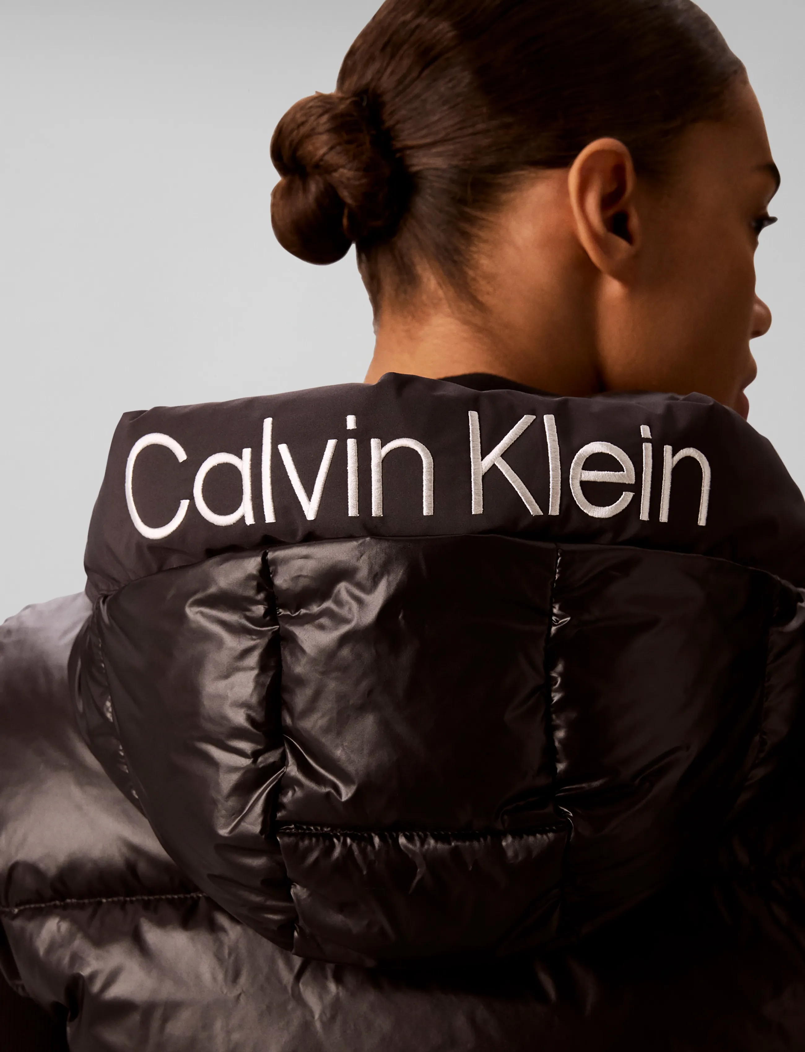 Calvin Klein Jeans - SHINE MW LOGO HOODED DOWN VEST - puffer vests - black - 4